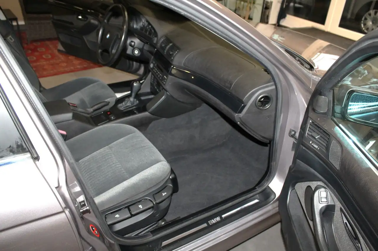 BMW 520 i 1.Hand, foto 11