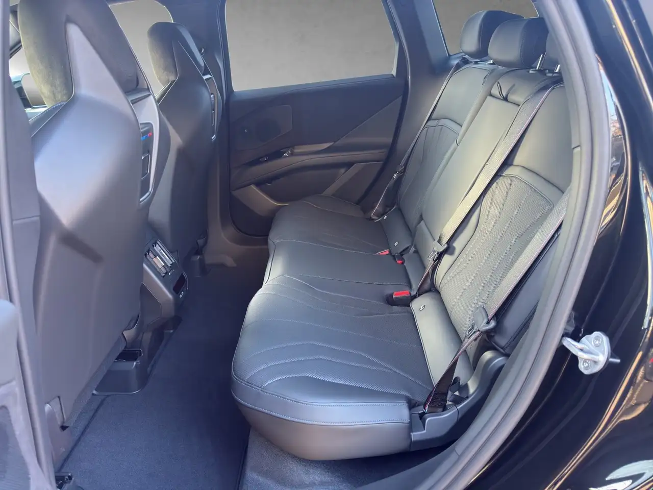 BMW iX3 50 xDrive M Sport Pro "NoExport" AutoBahnAss 11