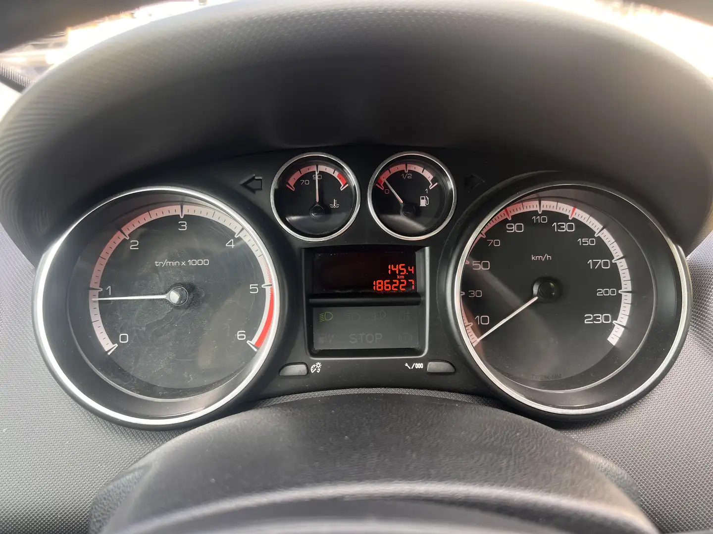 Peugeot 308 SW HDi FAP 110 (Blue Lion) Premium - 1
