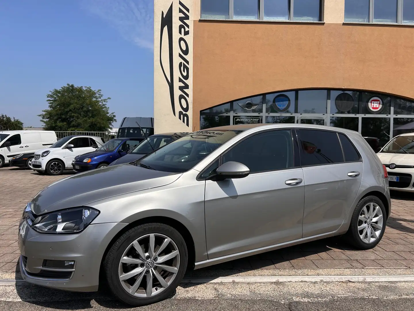 Volkswagen Golf 1,6 TDI automatica highline 5 porte km certificati Grijs - 1