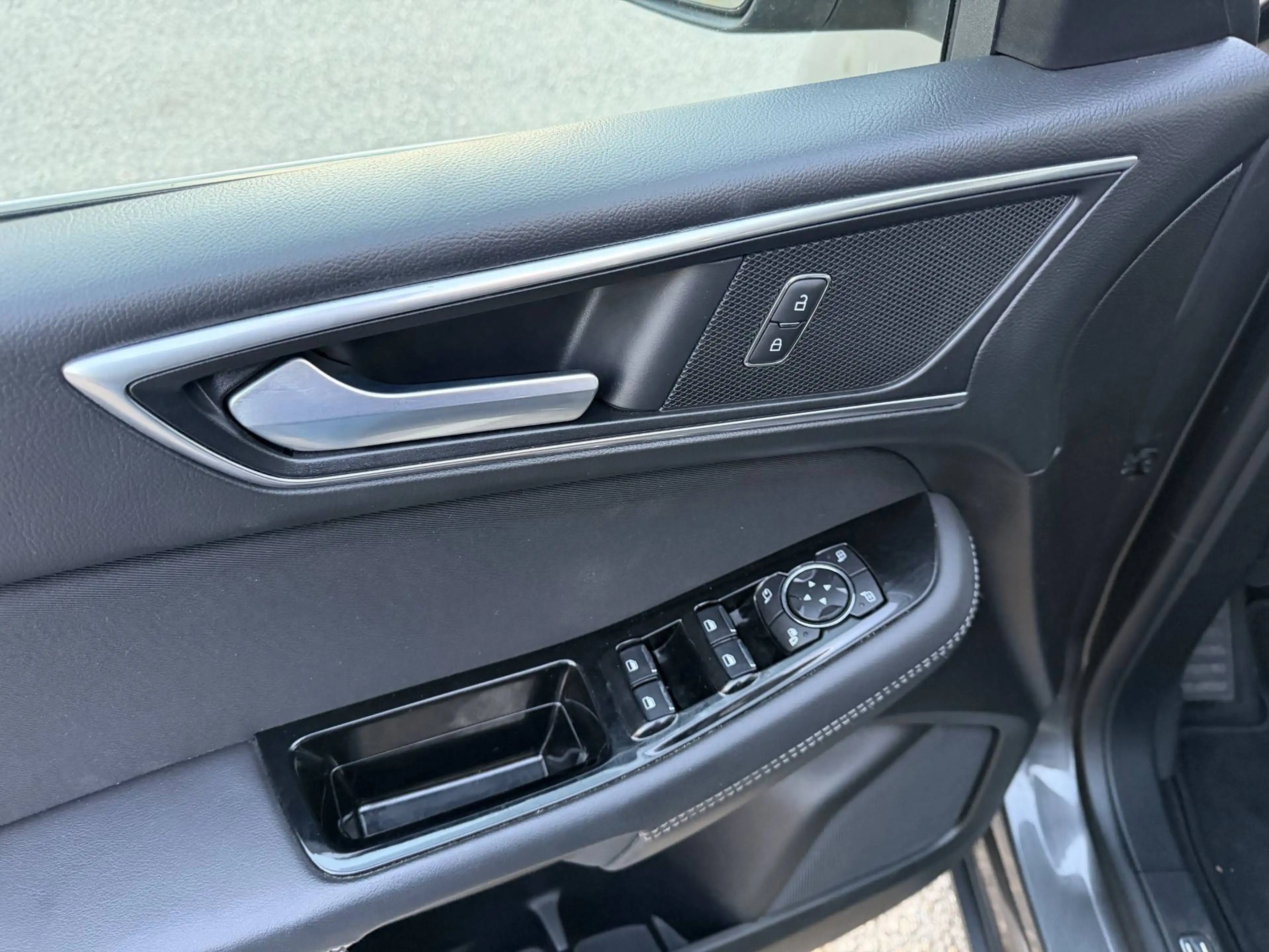 Ford S-Max Titanium 2.0 EcoBlue SCR Aut.*TOP Zustand*AHK*Kamera* — photo 11