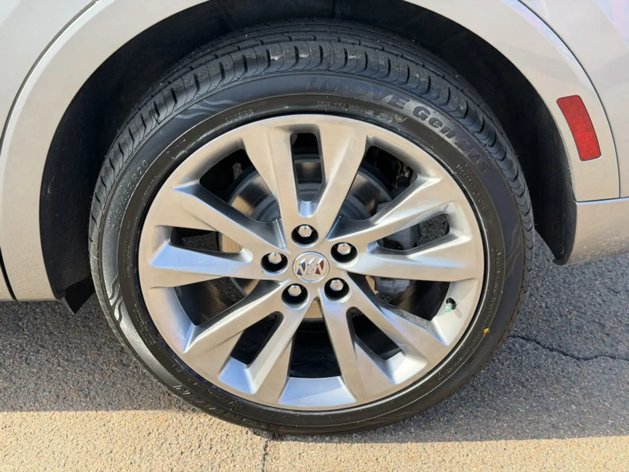 Buick Envision снимка Buick Envision