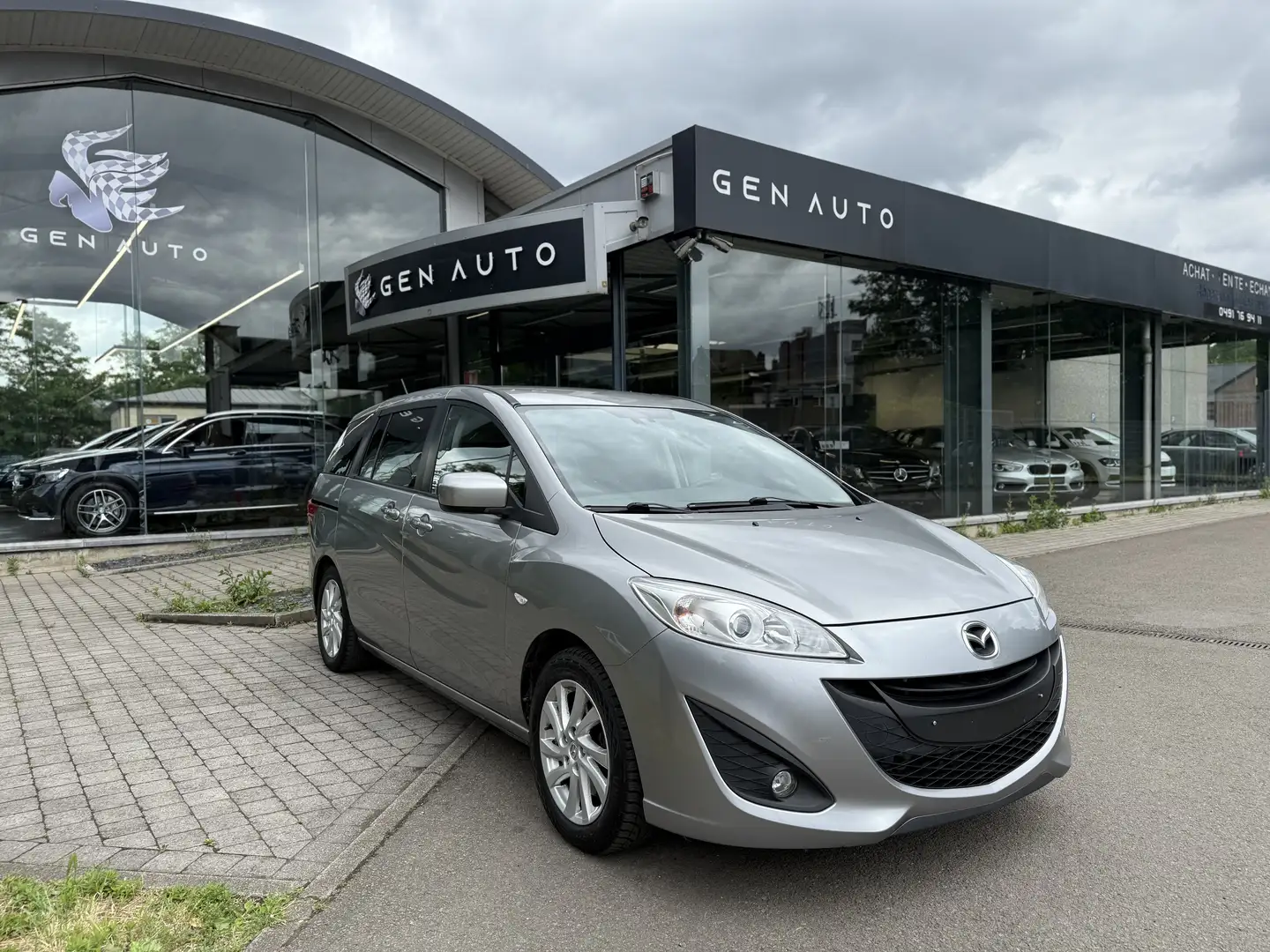 Mazda 5 1.6 CDVi Active 7 Places Radar de Recul Airco Šedá - 1