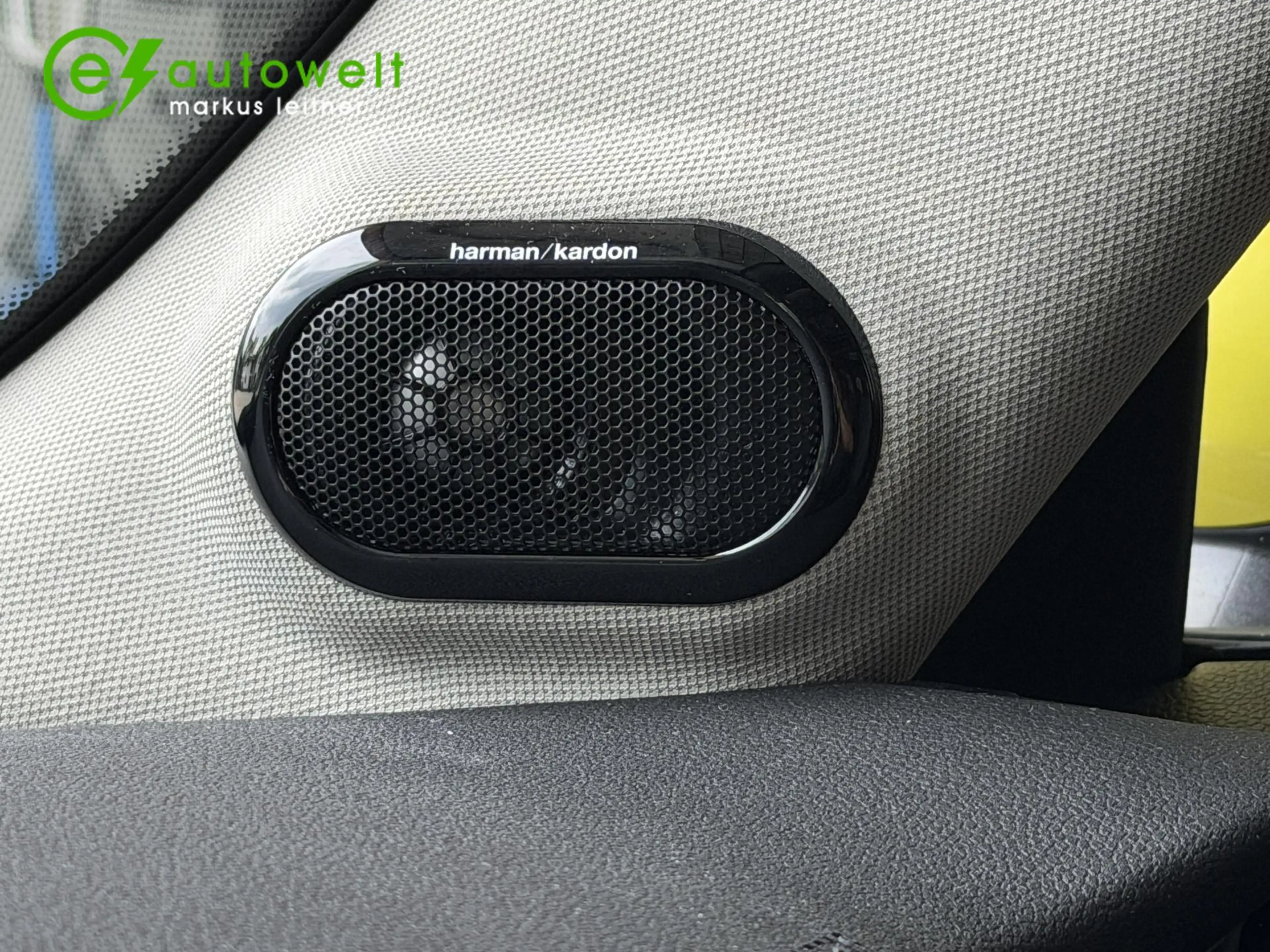 MINI Cooper SE Classic Trim 32,6kWh Premium Plus Pano HuD RFK — photo 12