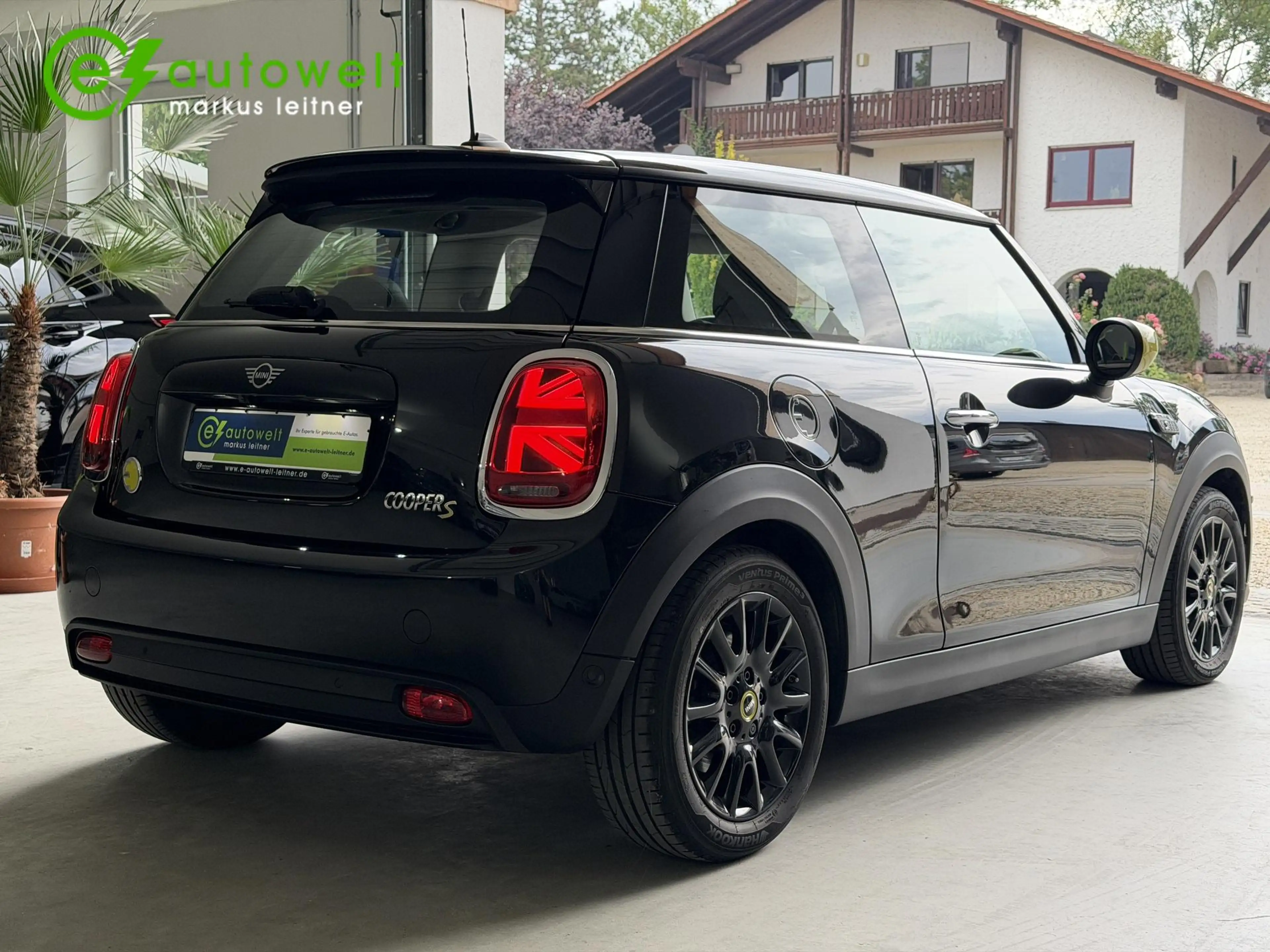 MINI Cooper SE Classic Trim 32,6kWh Premium Plus Pano HuD RFK — photo 4