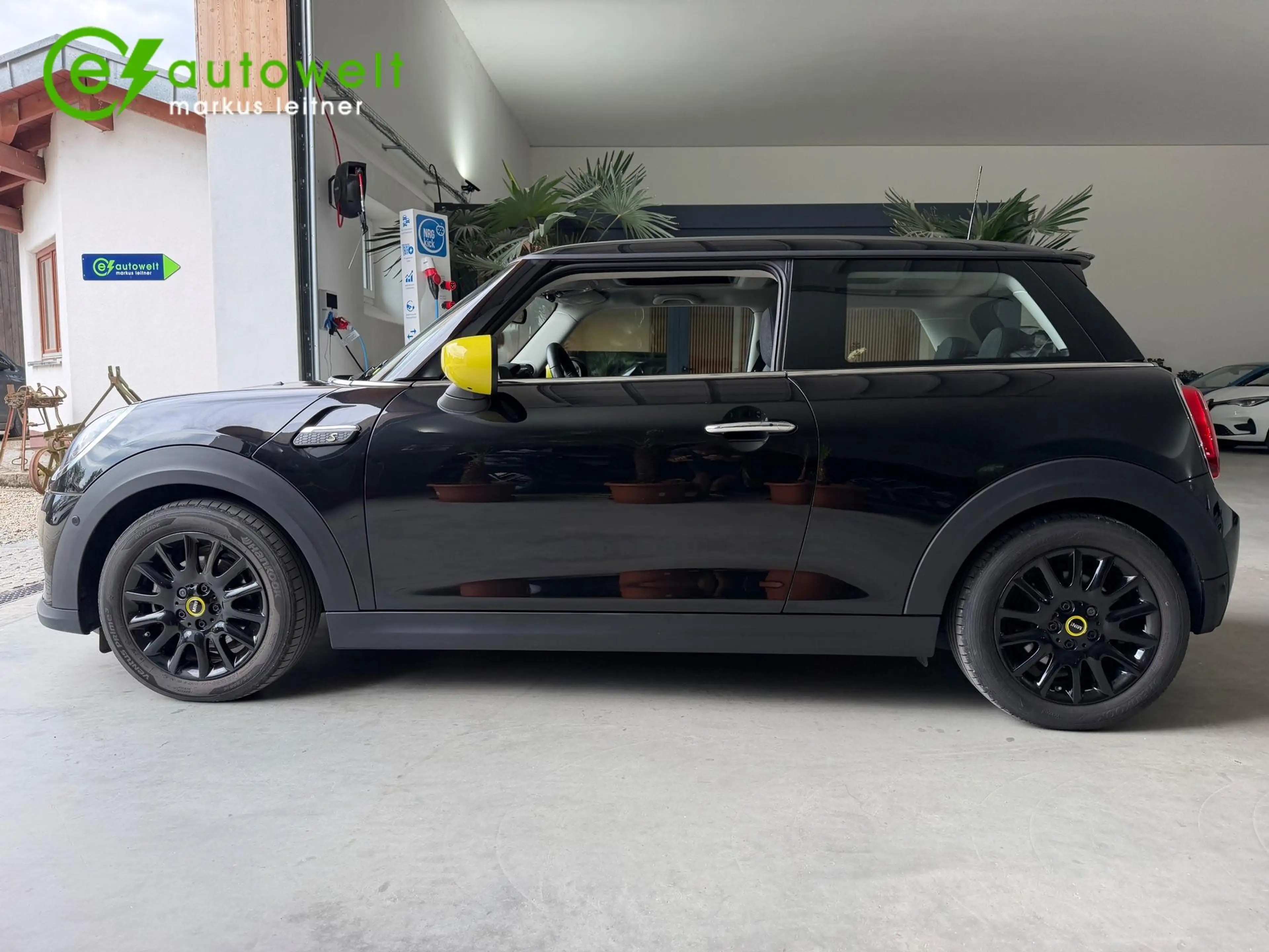 MINI Cooper SE Classic Trim 32,6kWh Premium Plus Pano HuD RFK — photo 7