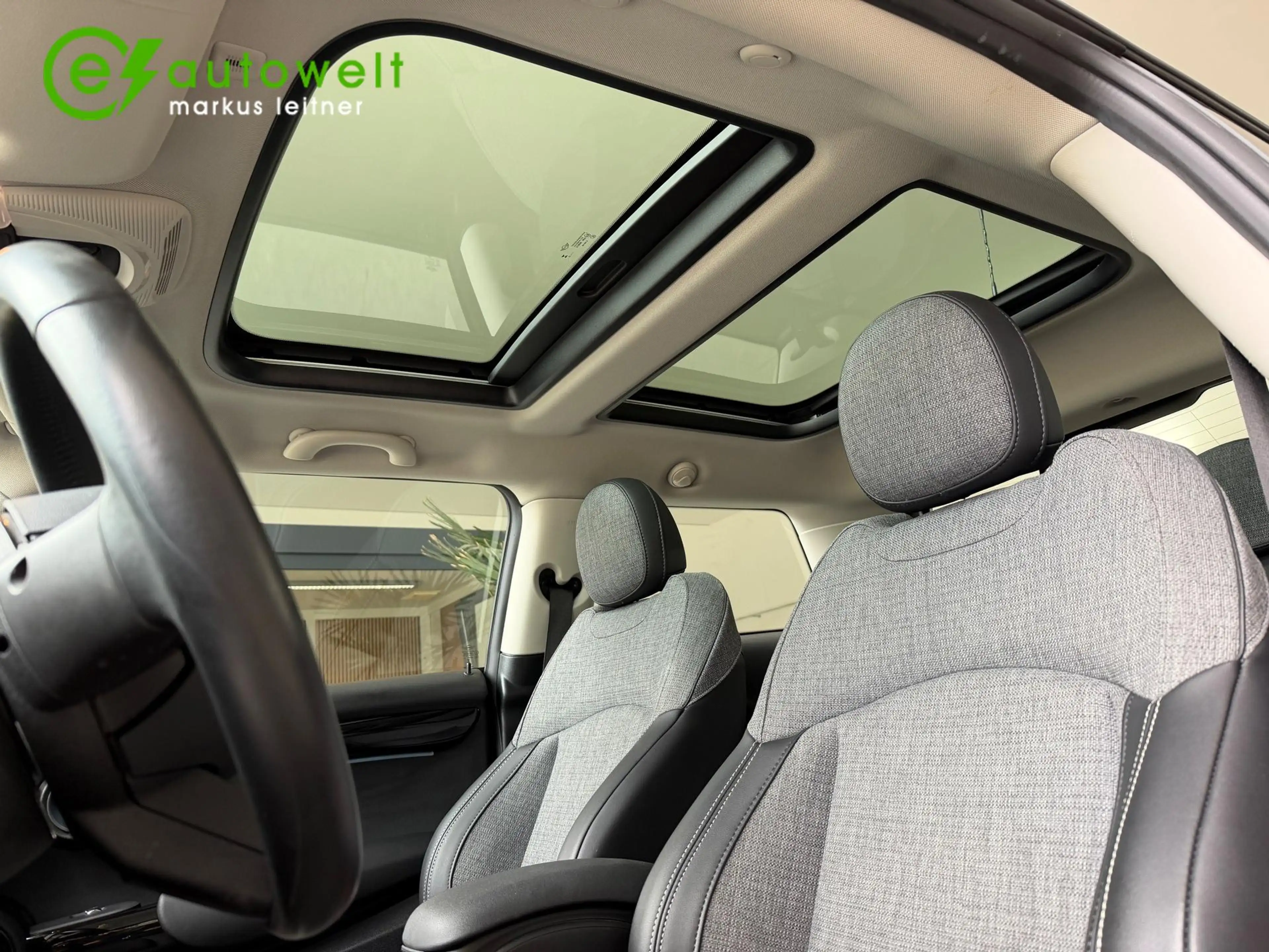MINI Cooper SE Classic Trim 32,6kWh Premium Plus Pano HuD RFK — photo 14