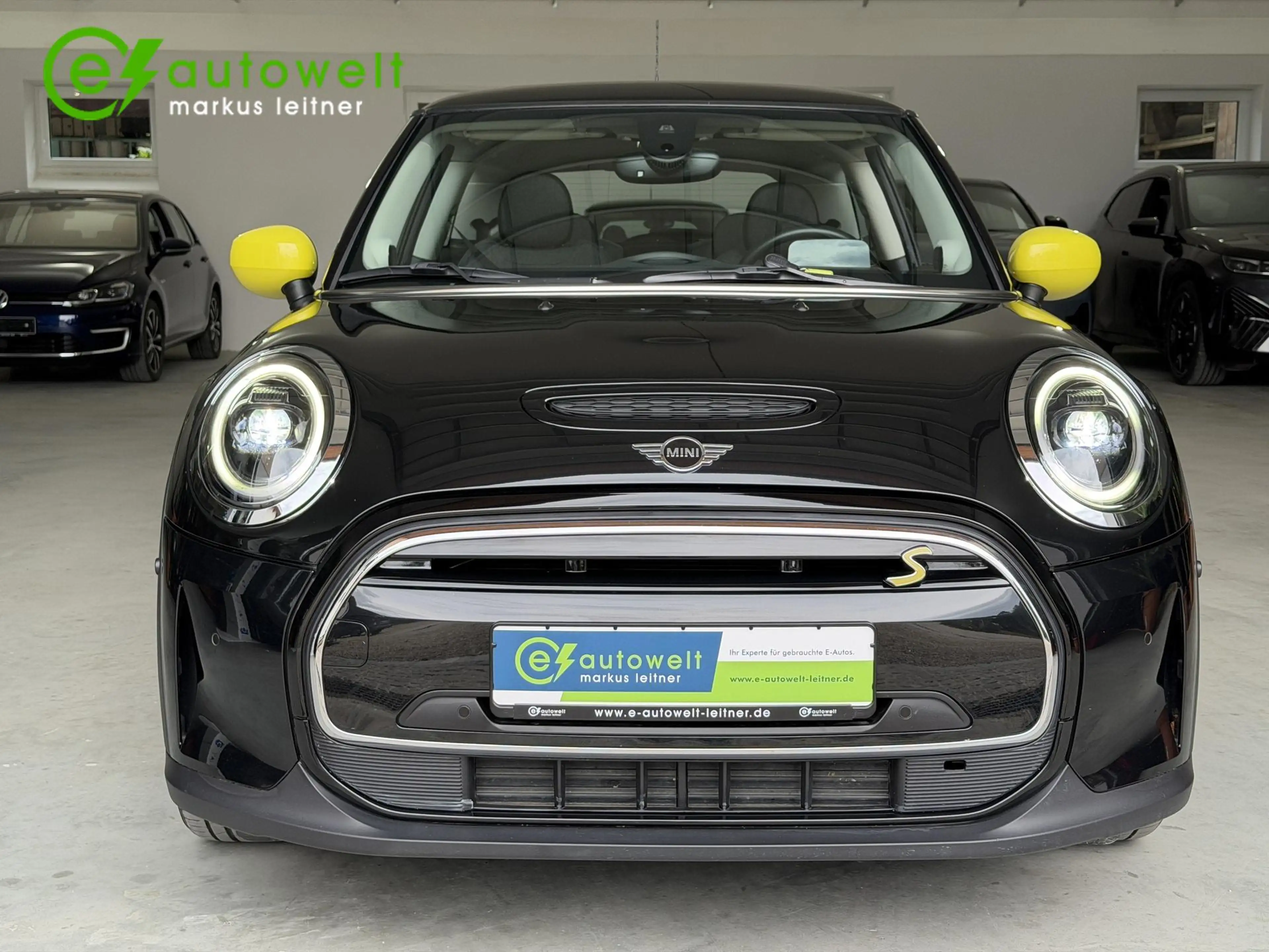 MINI Cooper SE Classic Trim 32,6kWh Premium Plus Pano HuD RFK — photo 9