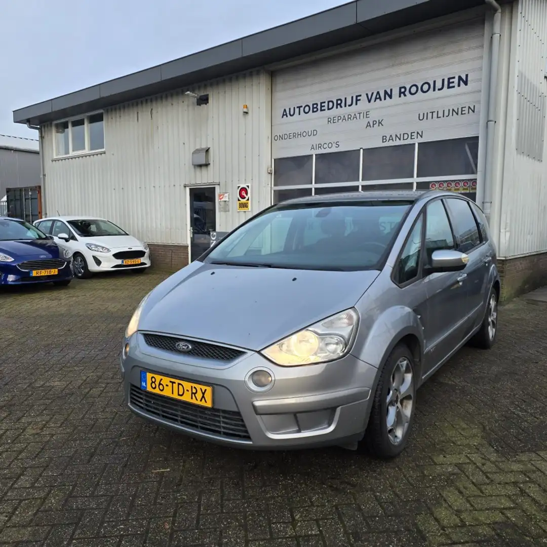 Ford S-Max 2.5-20v Turbo. 1700 kg trekken. nieuwe APK Grijs - 1