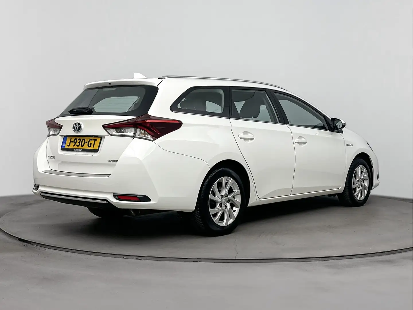 Toyota Auris Touring Sports 1.8 Hybrid Dynamic | Navigatie | Pa Blanc - 2