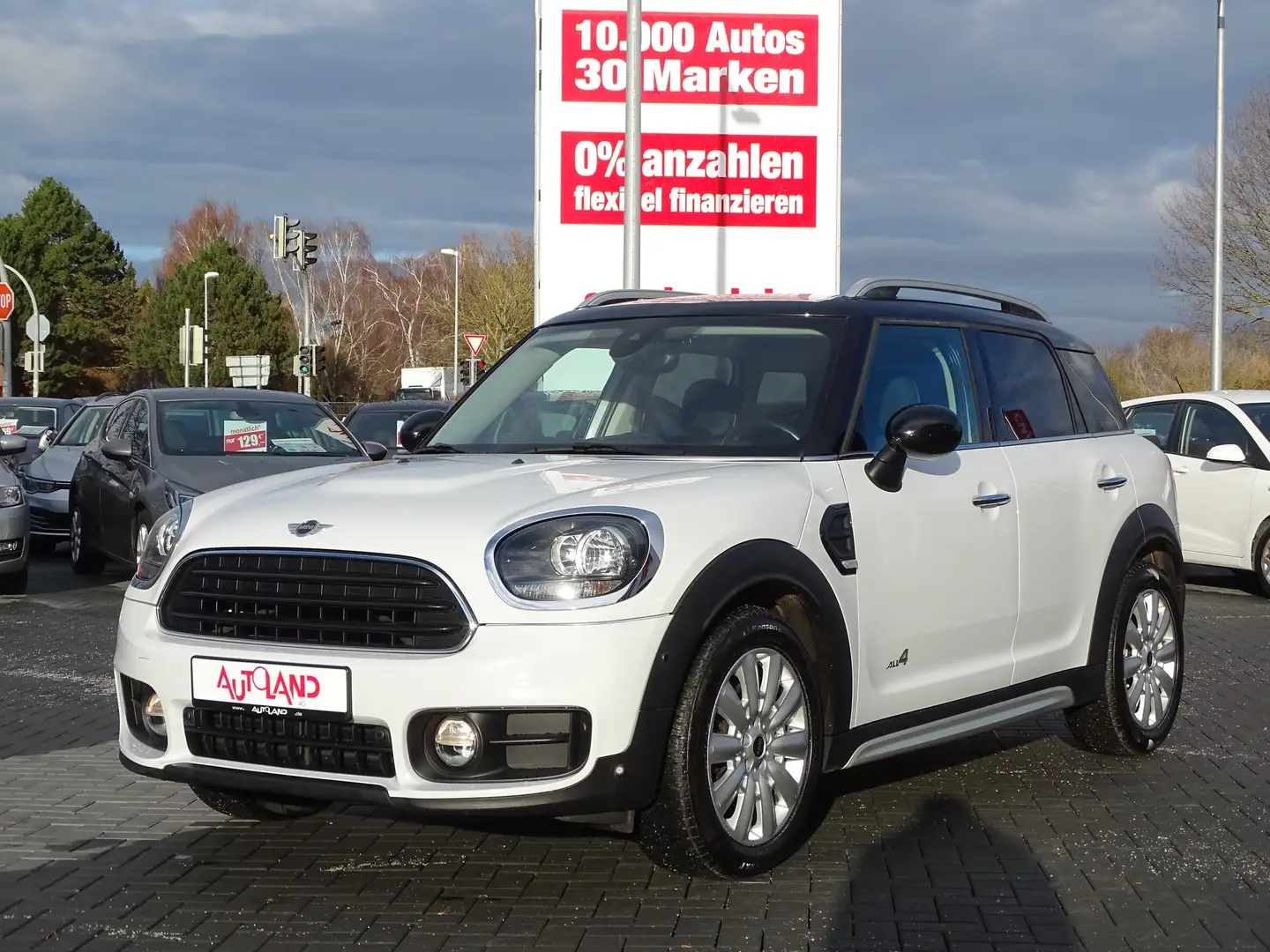 MINI Cooper Countryman Countryman 1.5 Cooper 4x4 Navi Sitzheizung PDC Weiß - 2