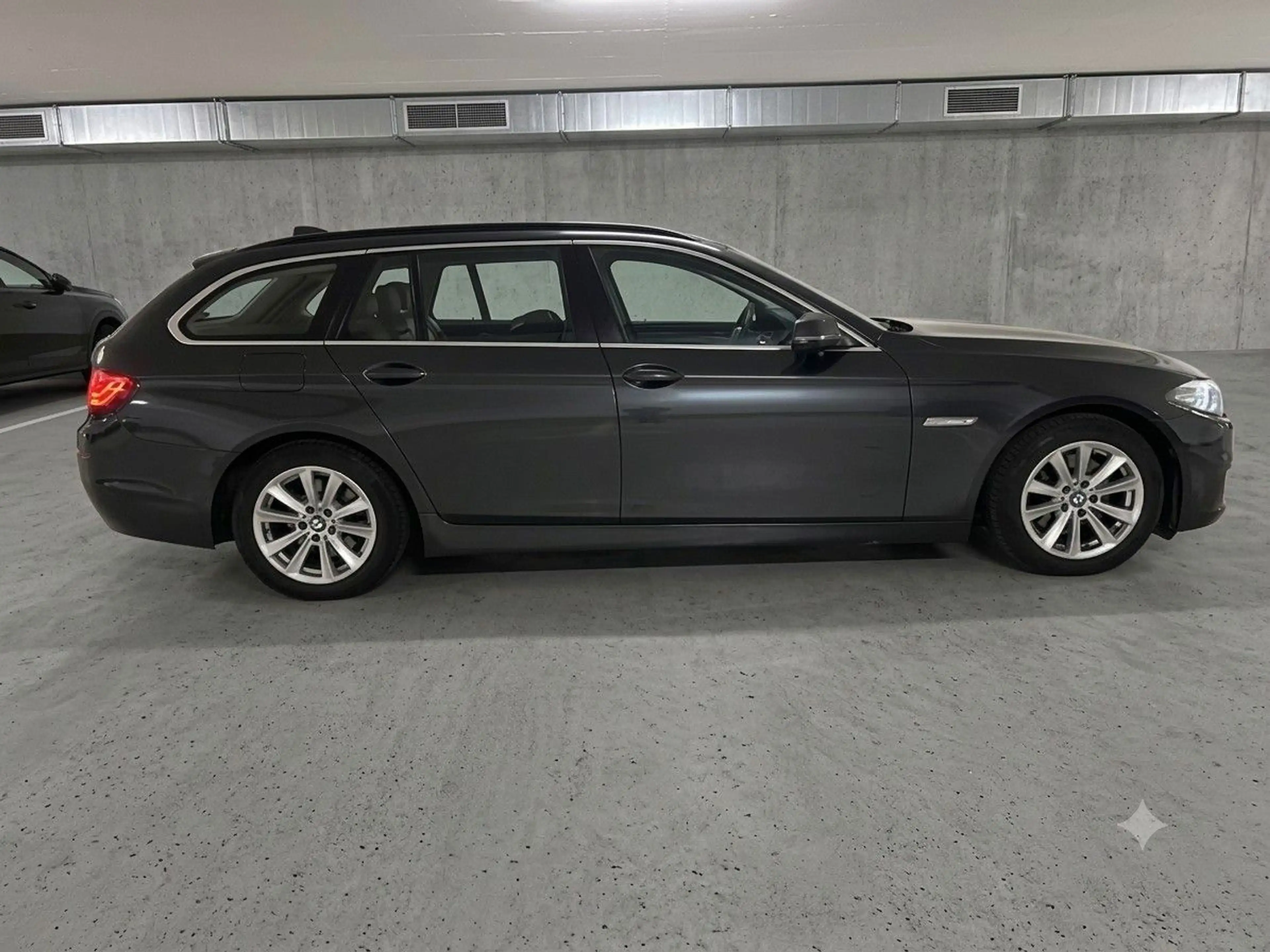 BMW 520 d 5 Touring Leder Sport Sitz Navi LuxuryLine — photo 8