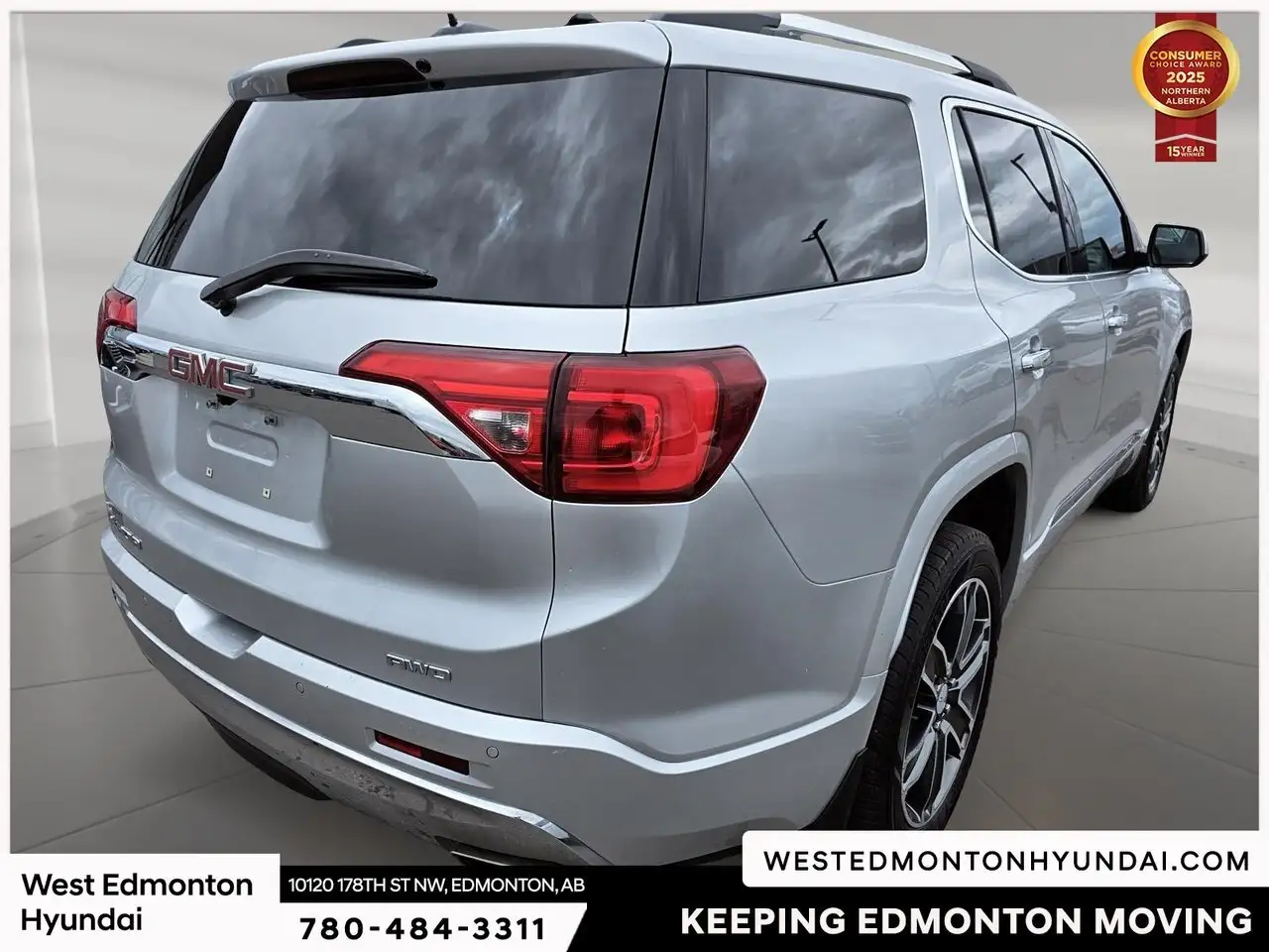 GMC Acadia снимка GMC Acadia
