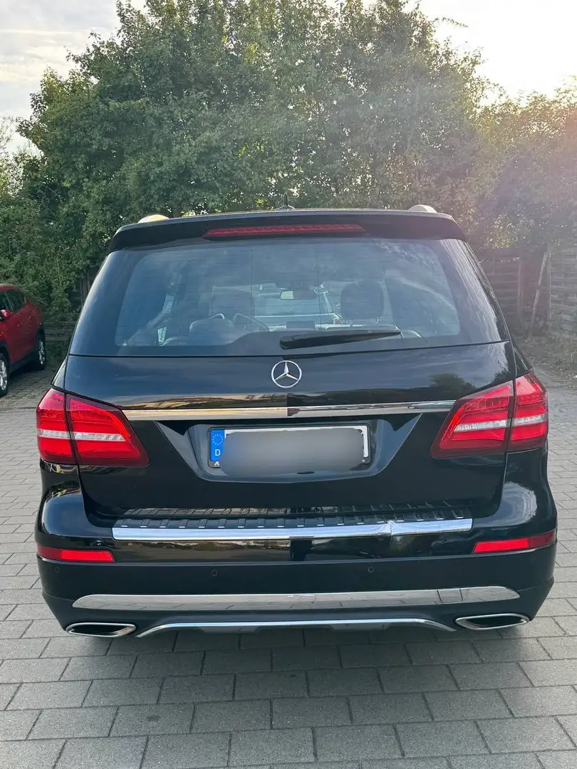 Mercedes-Benz GLS 500 GLS 500 4Matic (166.873) Černá - 2