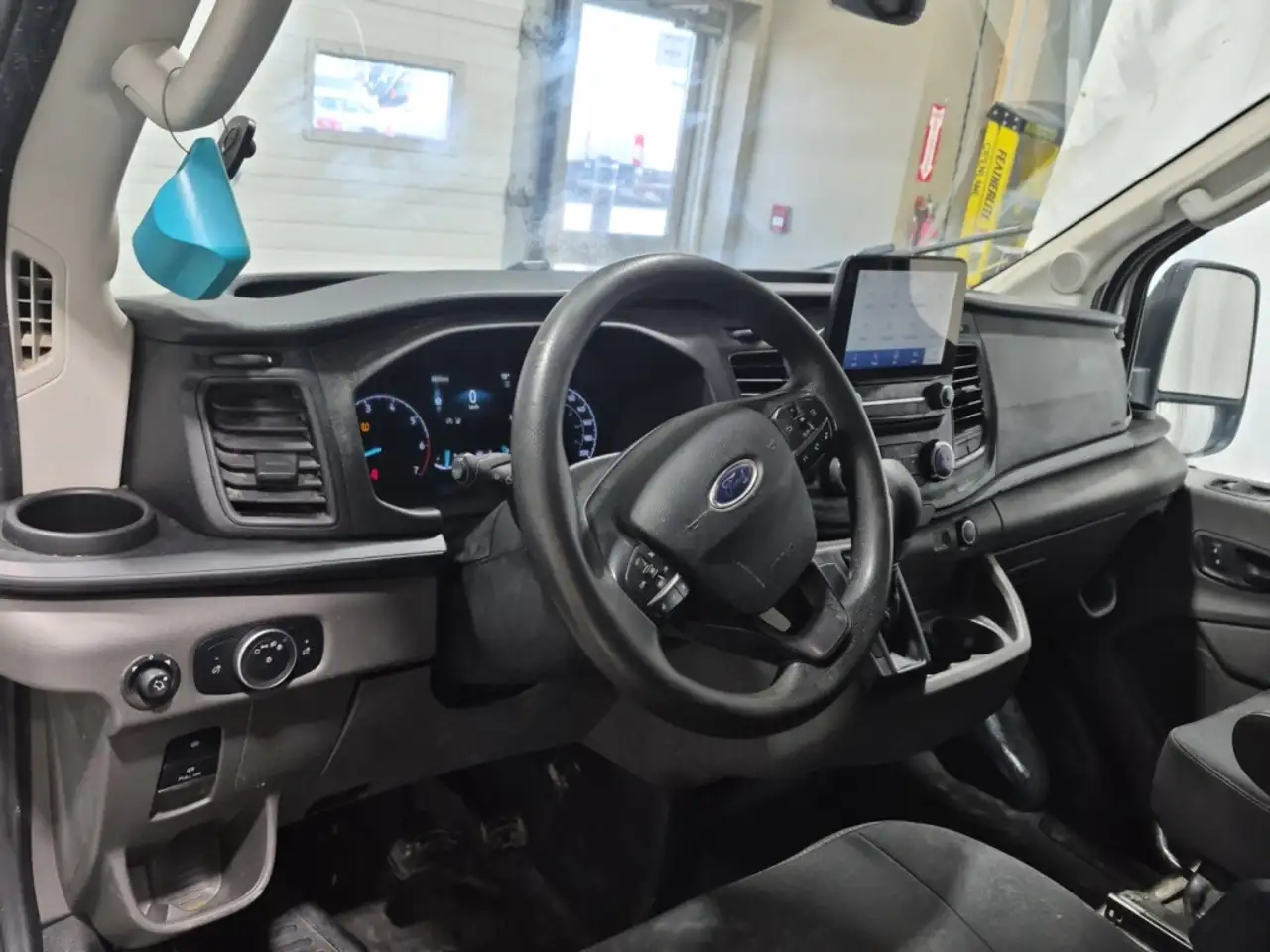 Ford Transit Cargo Van снимка Ford Transit Cargo Van