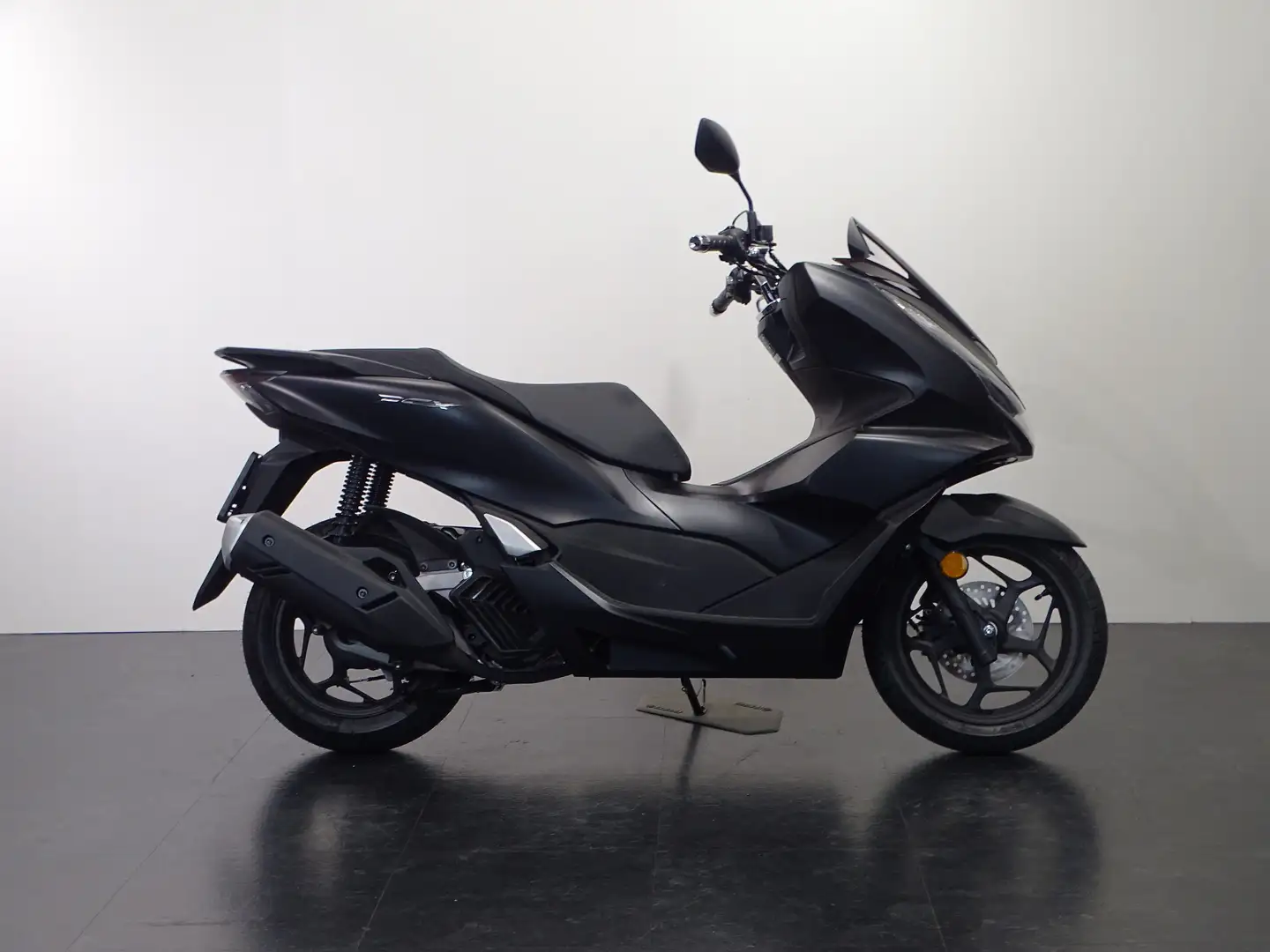 Honda PCX 125 Schwarz - 1