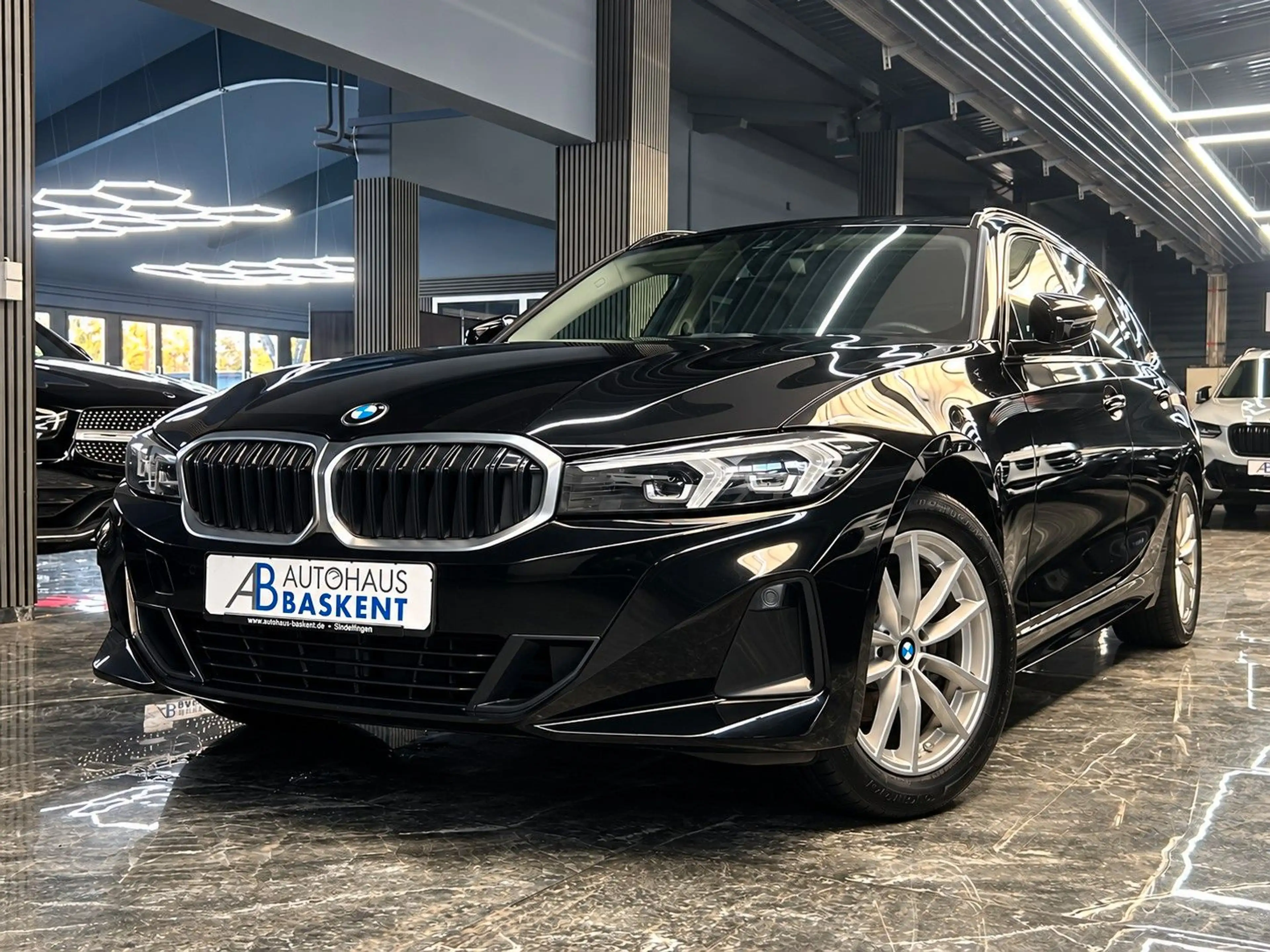 BMW 318 d Touring*LIVE COCKPIT*LED*NAVI*SHZ*PDC*