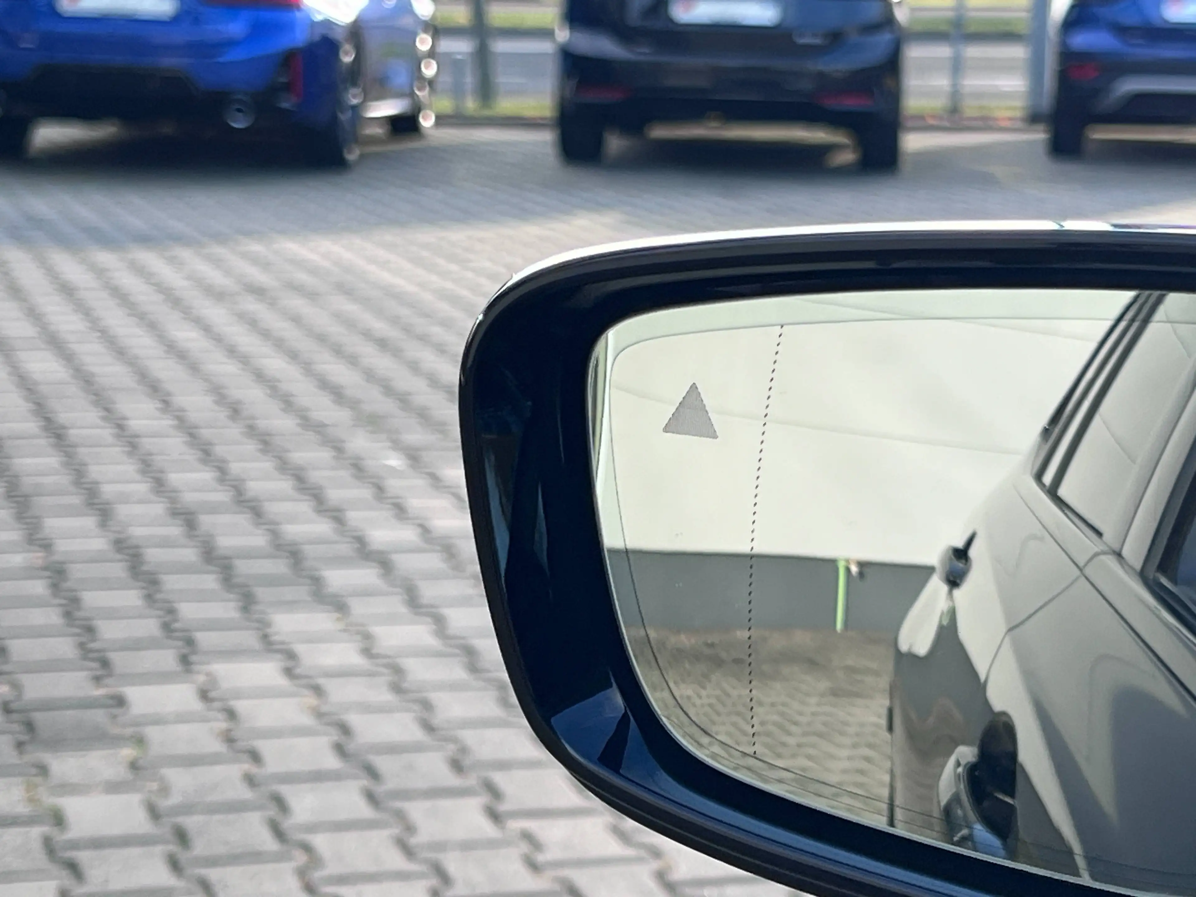 BMW 320 d M-Sport 360° Sportfahrwerk HeadUp 19Zoll HiFi — photo 31