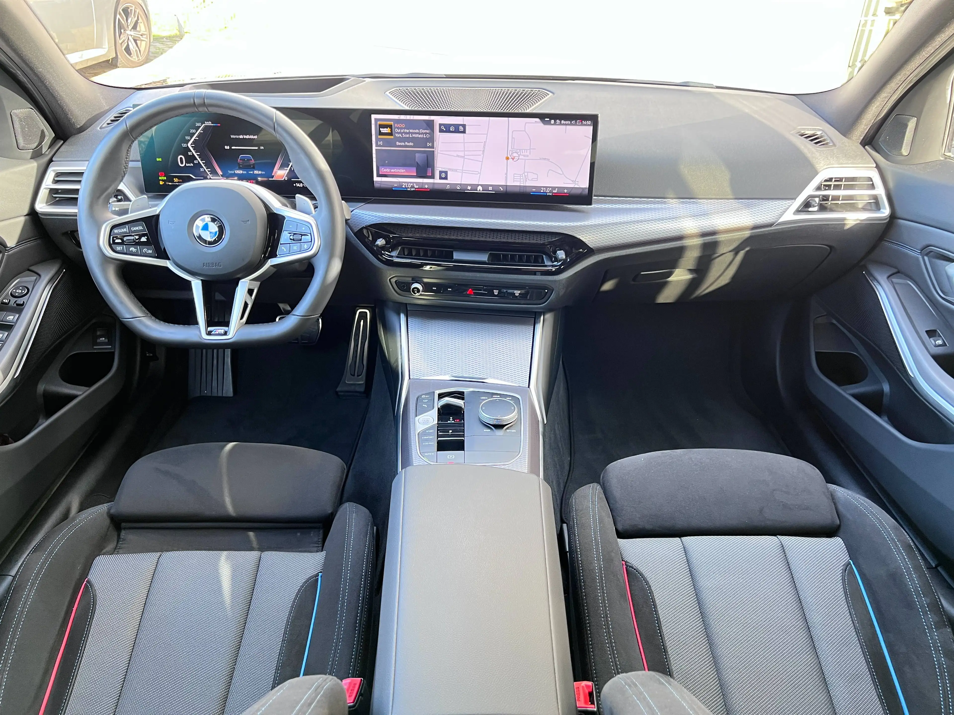 BMW 320 d M-Sport 360° Sportfahrwerk HeadUp 19Zoll HiFi — photo 11