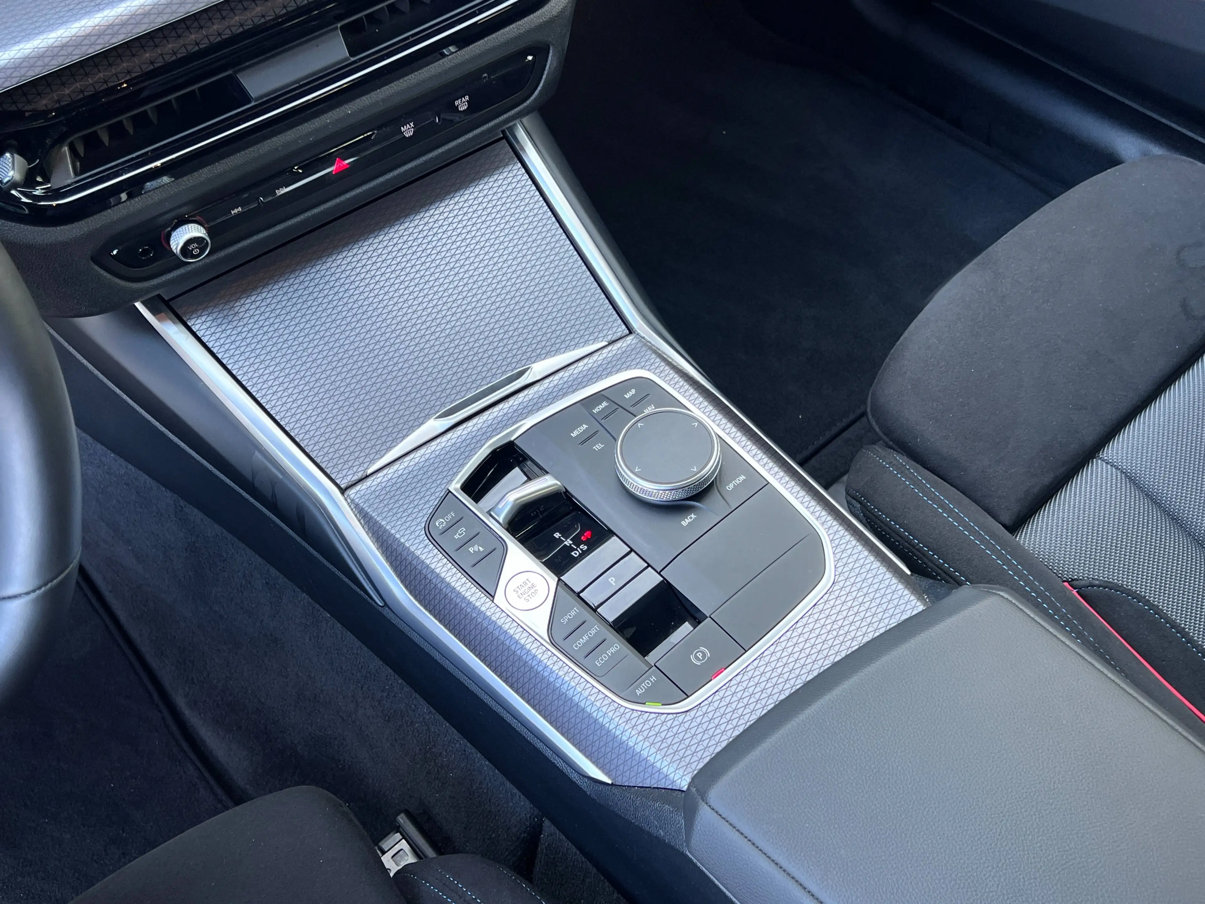 BMW 320 d M-Sport 360° Sportfahrwerk HeadUp 19Zoll HiFi — photo 22