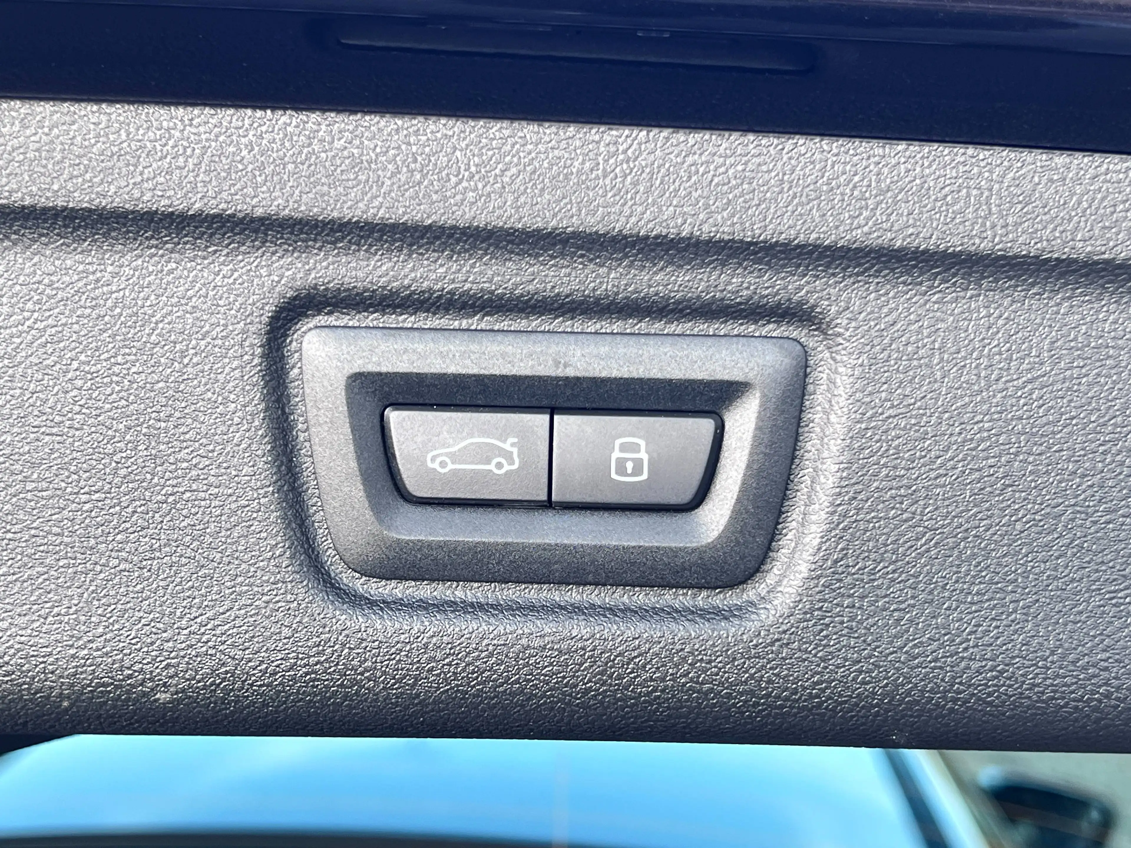 BMW 320 d M-Sport 360° Sportfahrwerk HeadUp 19Zoll HiFi — photo 27