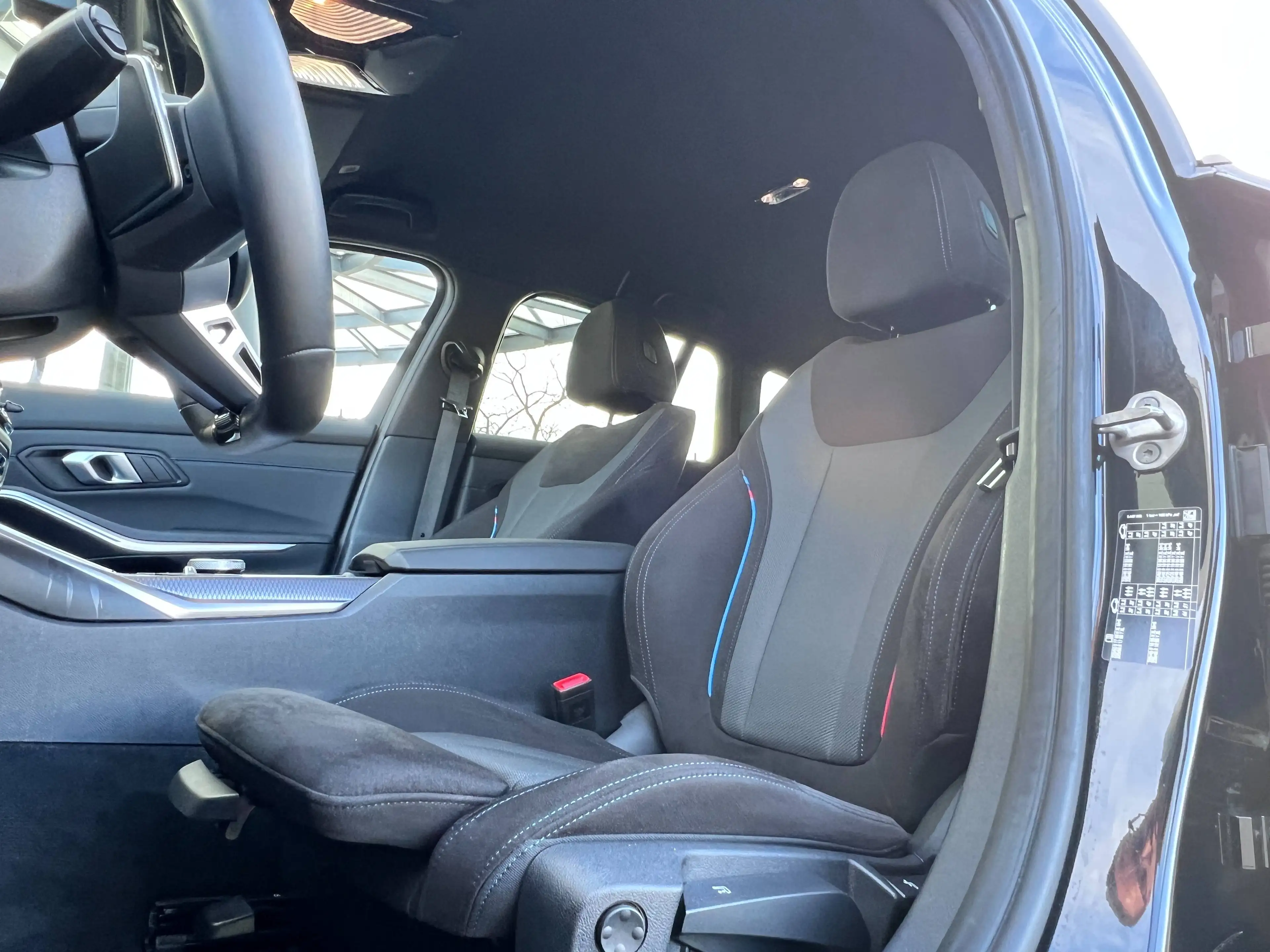 BMW 320 d M-Sport 360° Sportfahrwerk HeadUp 19Zoll HiFi — photo 6
