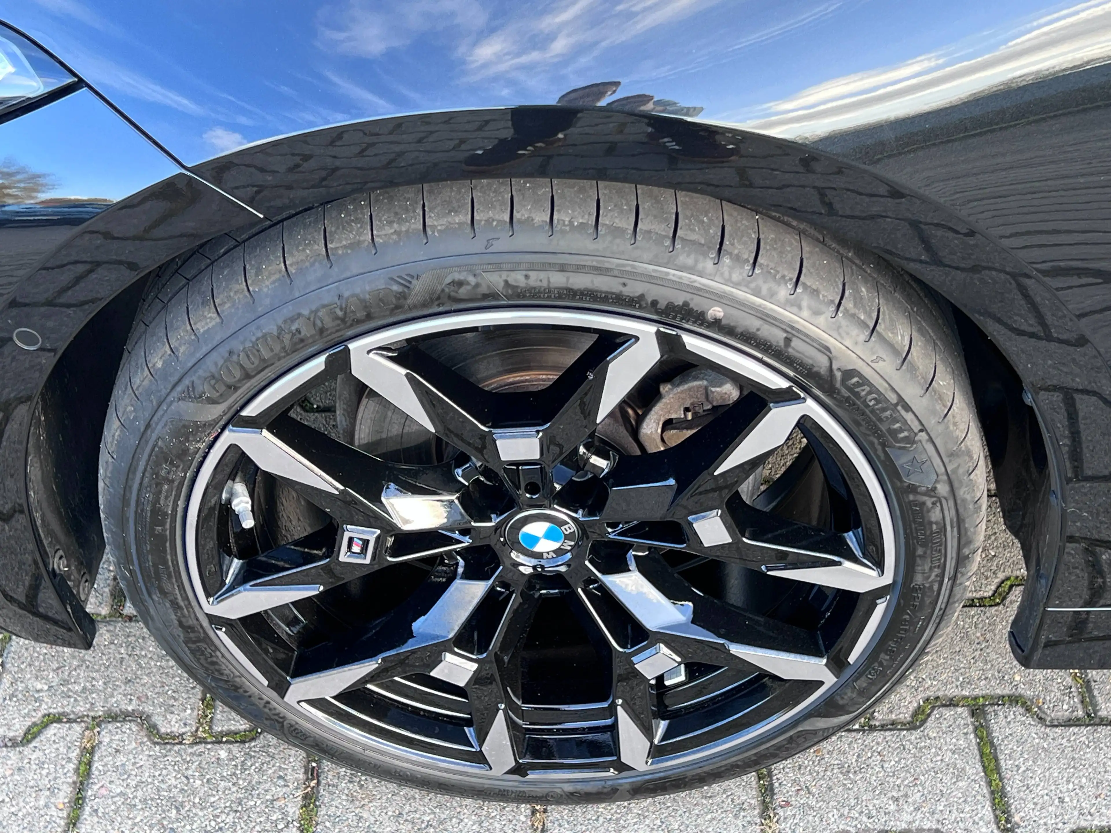 BMW 320 d M-Sport 360° Sportfahrwerk HeadUp 19Zoll HiFi — photo 33