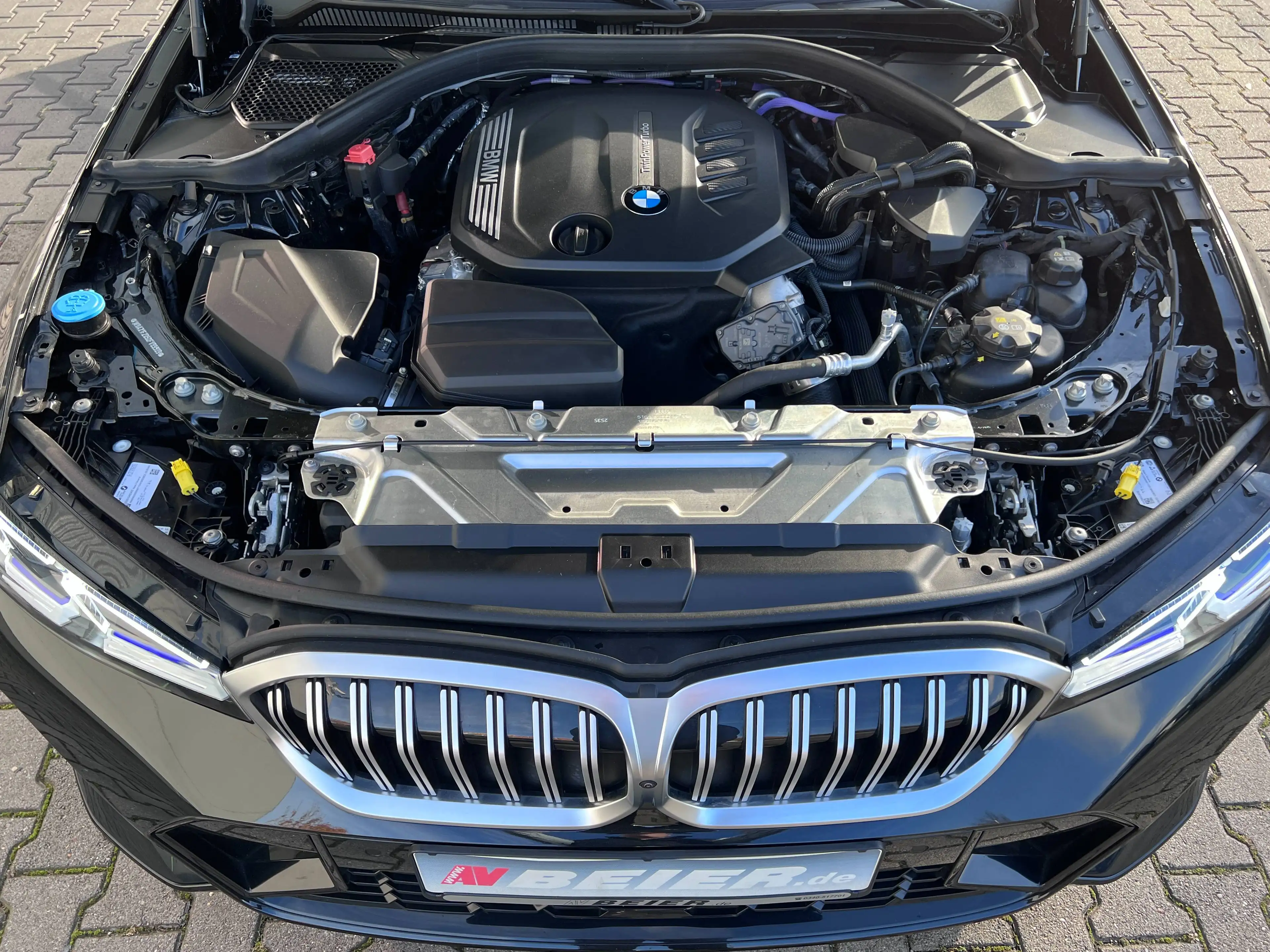 BMW 320 d M-Sport 360° Sportfahrwerk HeadUp 19Zoll HiFi — photo 35