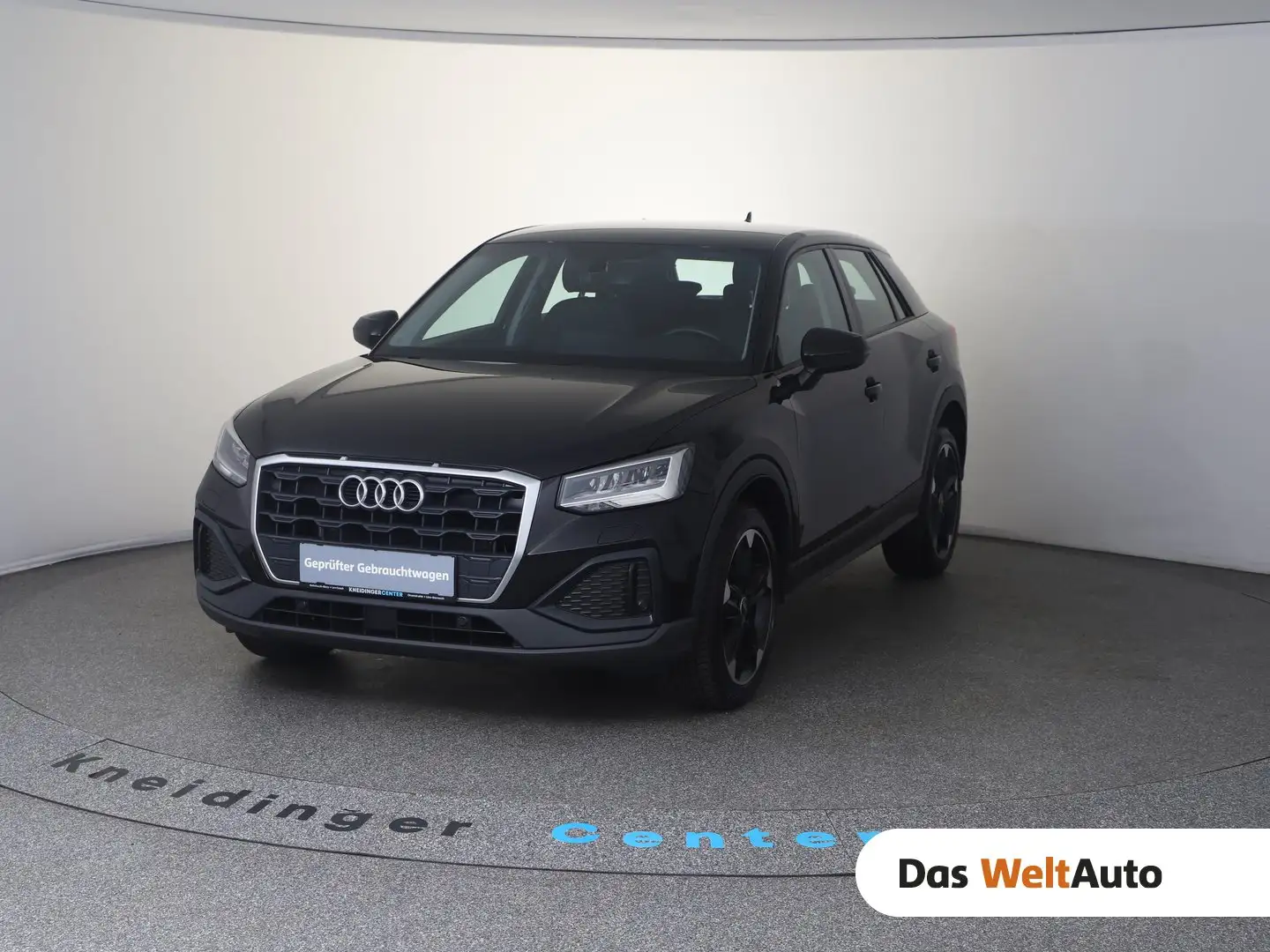 Audi Q2 30 TFSI intense Schwarz - 1