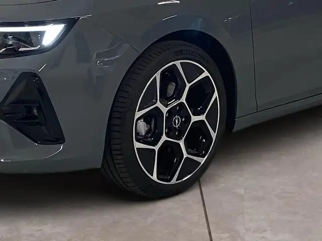 Opel Astra view 15