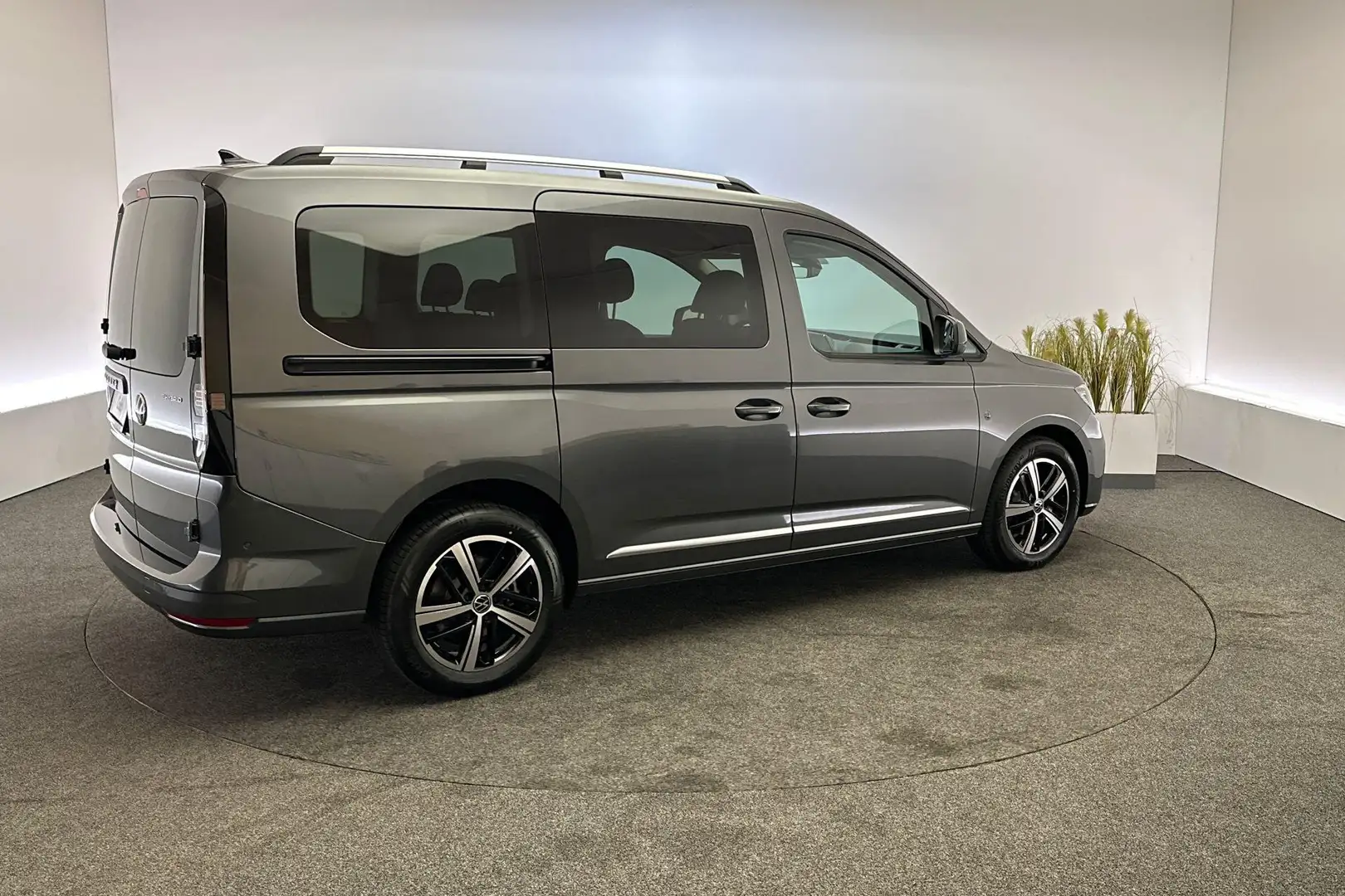 Volkswagen Caddy Combi Maxi Style 1.5 115pk DSG eHybrid Grigio - 2