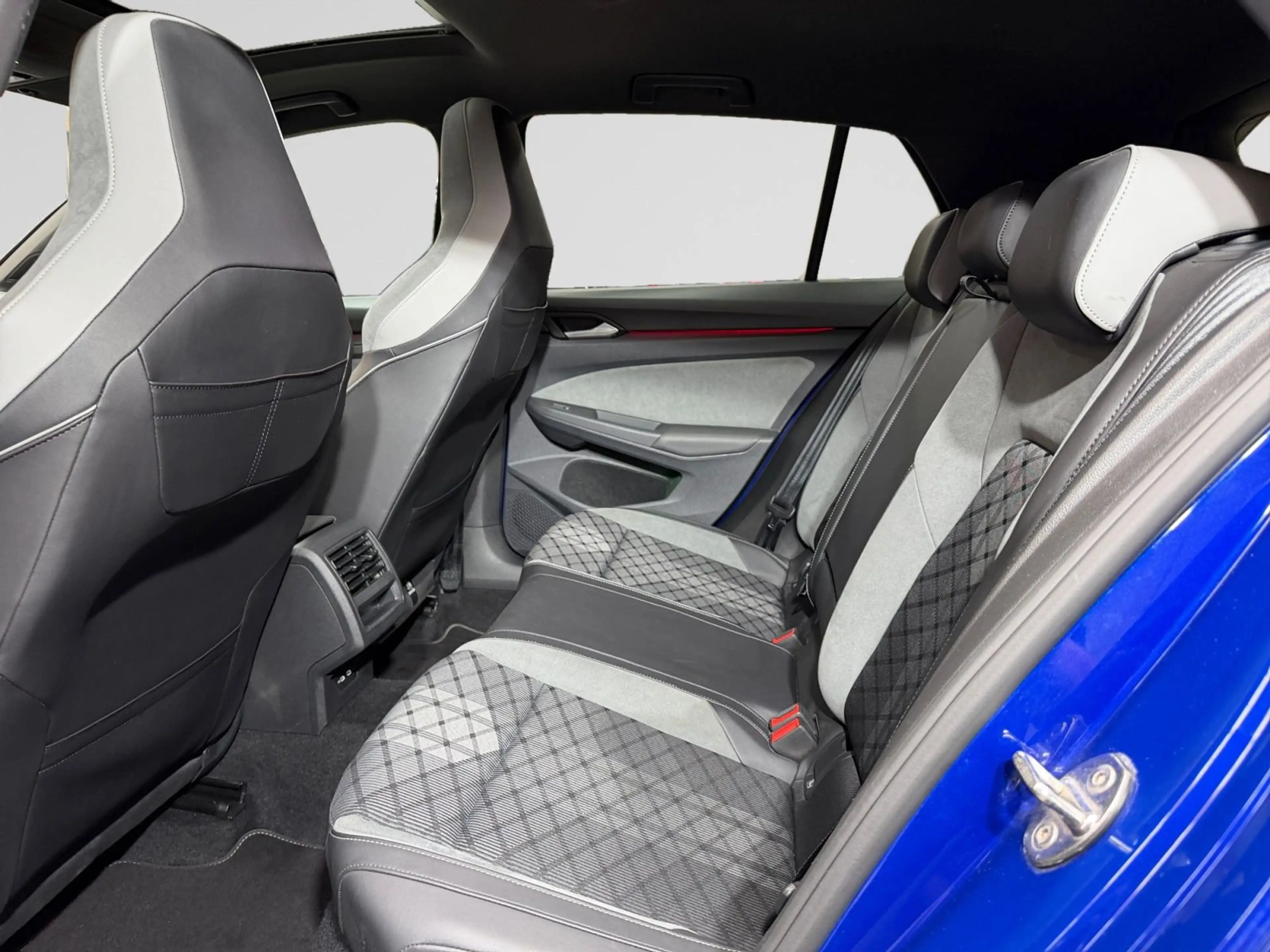 Volkswagen Golf R R LINE 1.5TSI OPF 130CV — photo 7