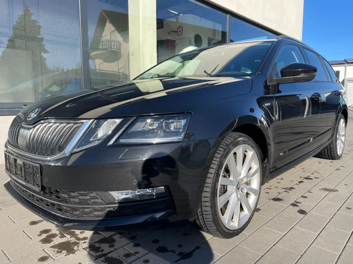 Skoda Octavia Combi Drive Navi Sitzh. DSG LED Schwarz - 1