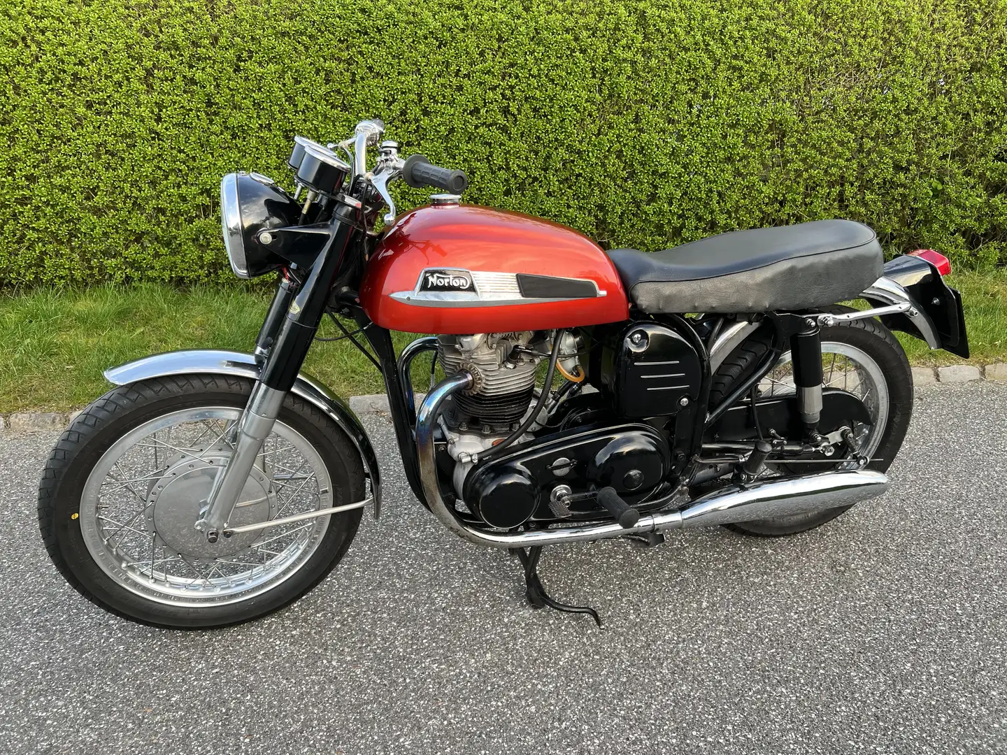 Norton Atlas - 1