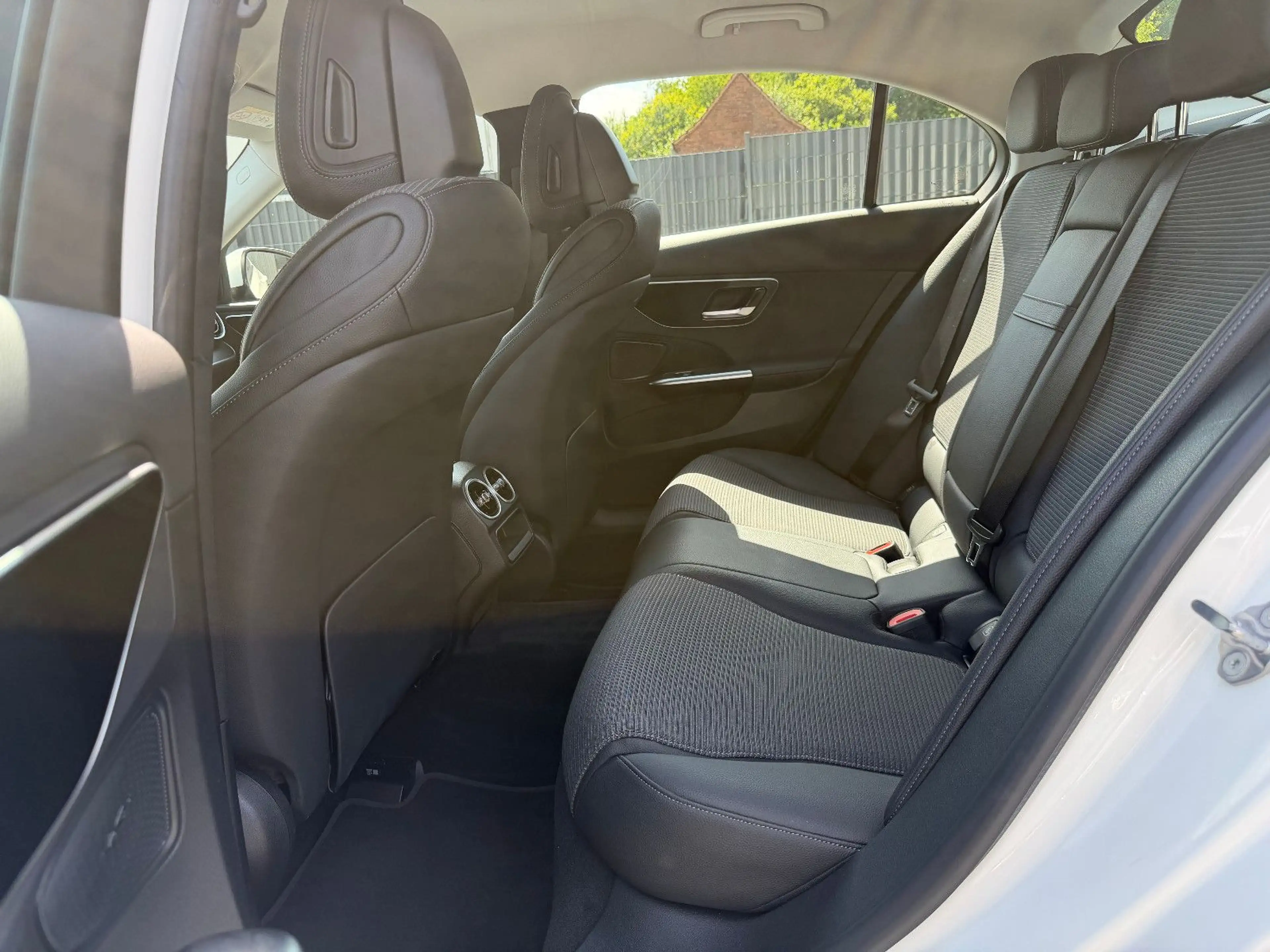 Mercedes-Benz C 180 LED/NAVI/KAMERA — photo 10