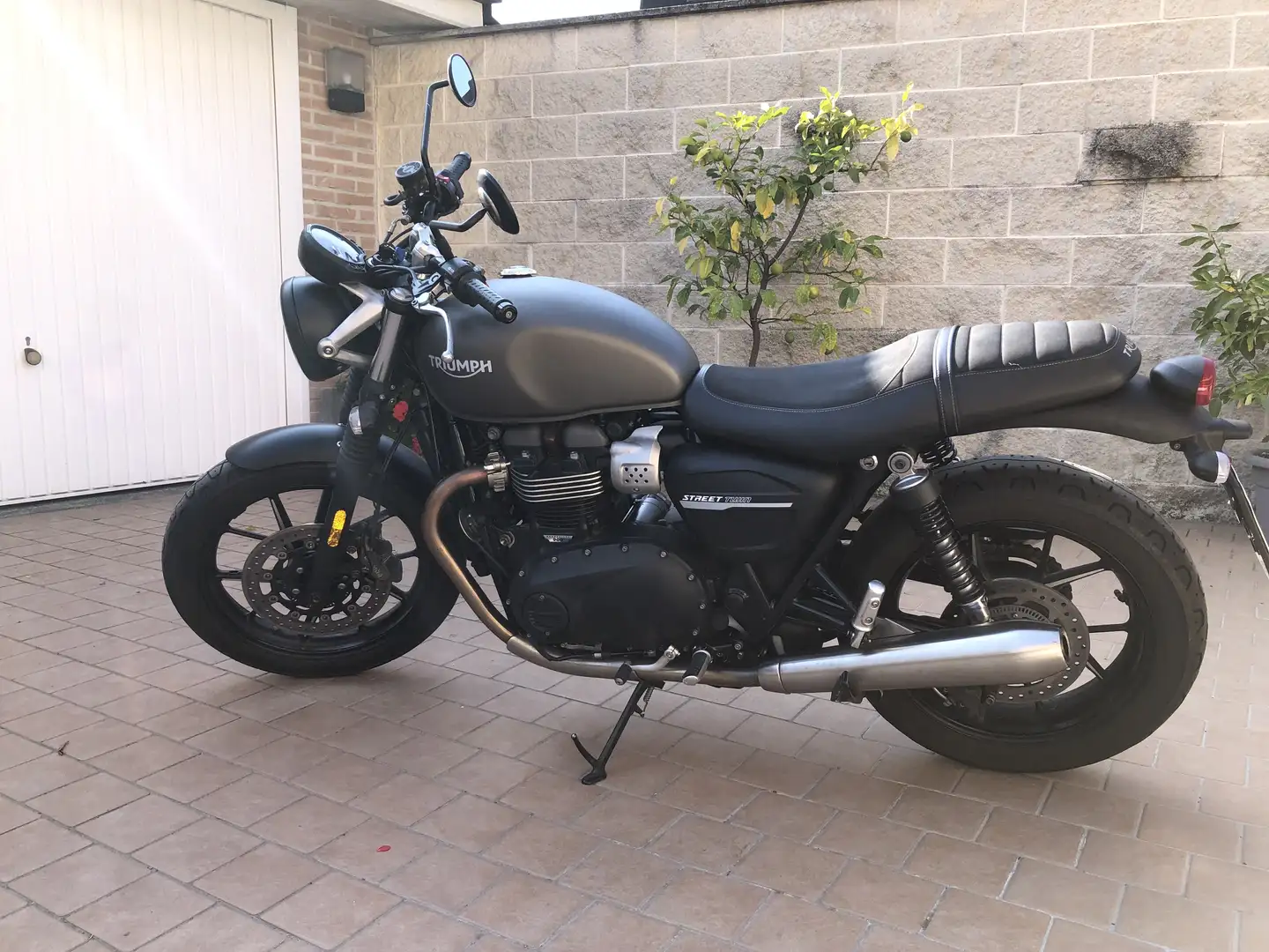 Triumph Street Twin Szary - 2