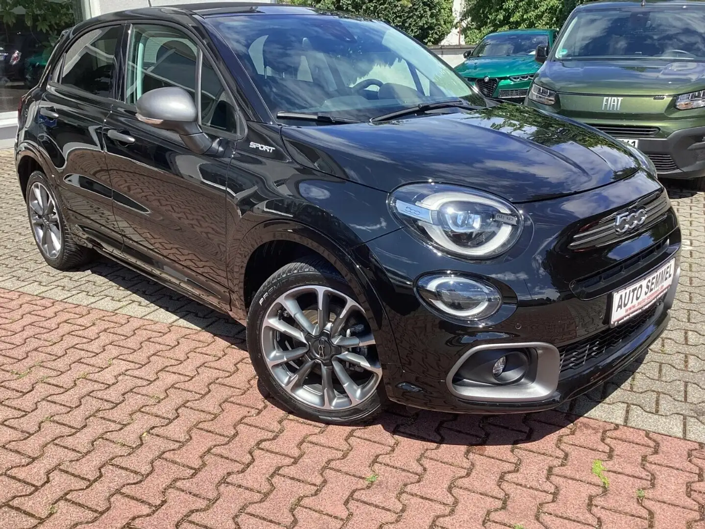 Fiat 500X Dolcevita Sport 1.5 GSE Hybrid 130PS Černá - 2
