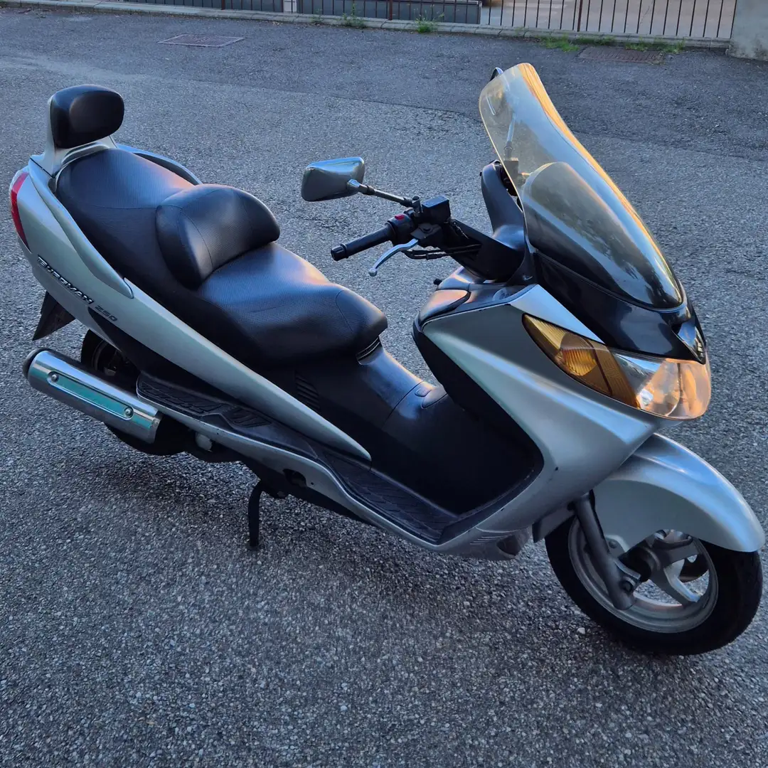 Suzuki Burgman 250 - 1