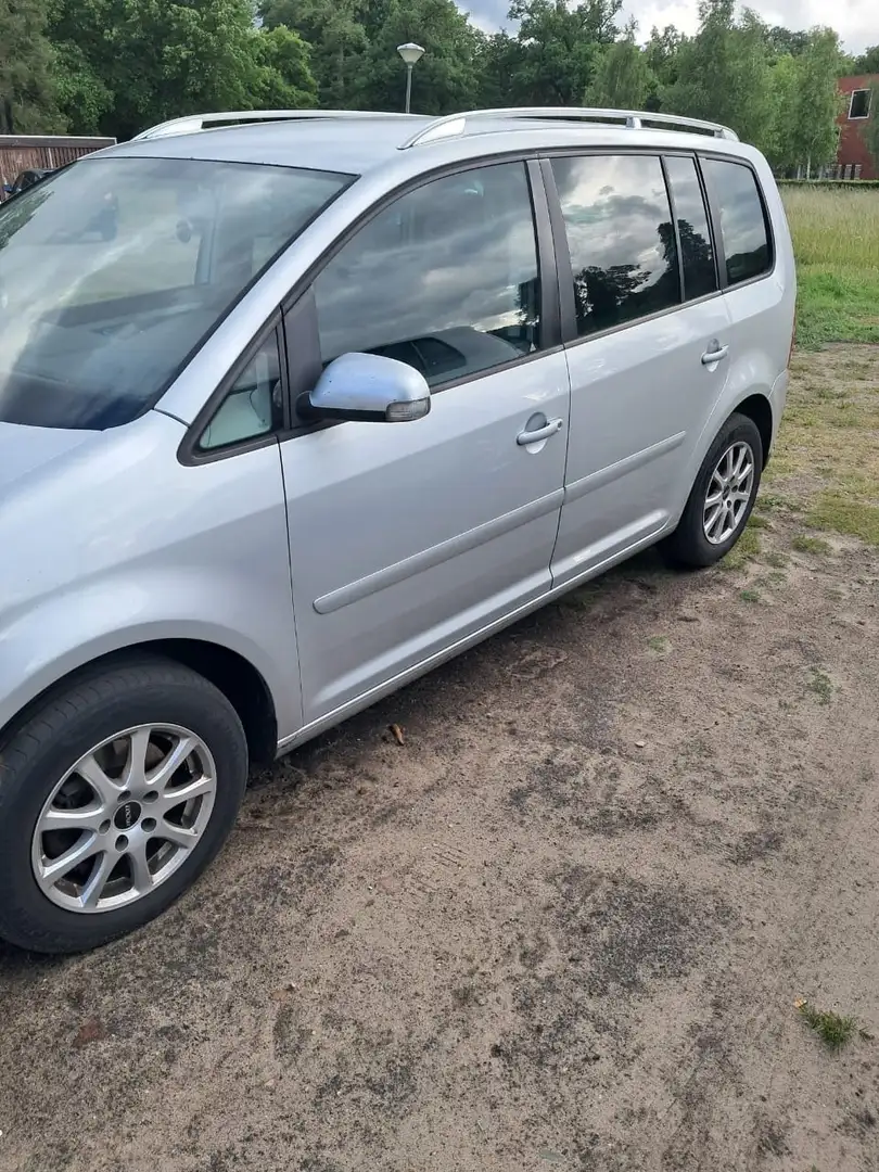 Volkswagen Touran Touran 1.6-16V FSI Trendl. Zilver - 2