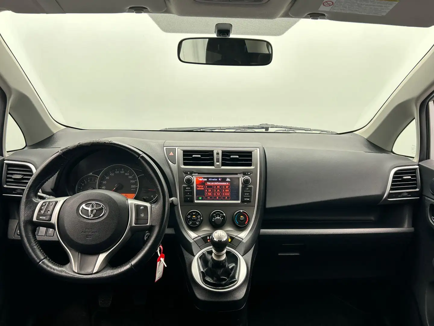 Toyota Verso-S 1.3 VVT-i Aspiration Camera Gris - 2