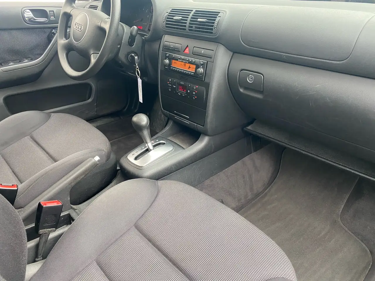 Audi A3 1,6 5 türig Klimaautomatik/AUTOMATIK/TÜV, foto 12
