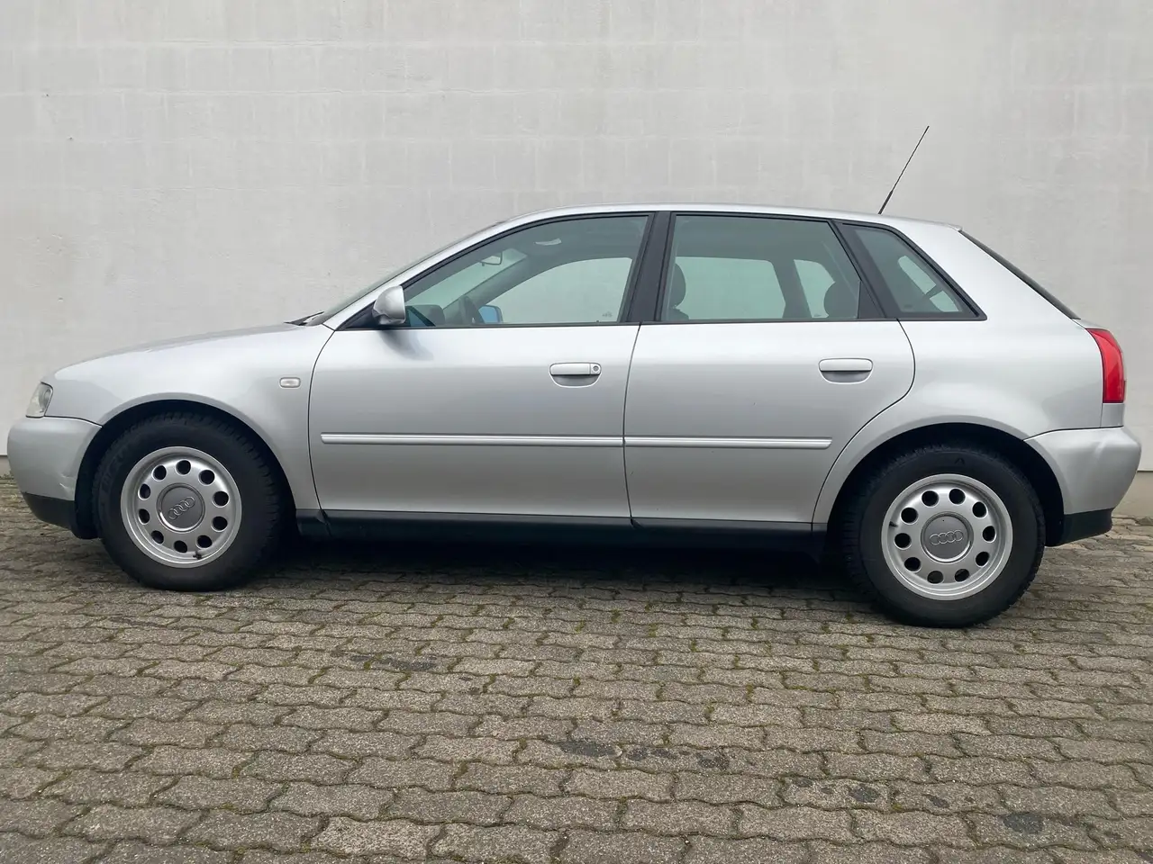 Audi A3 1,6 5 türig Klimaautomatik/AUTOMATIK/TÜV, foto 5
