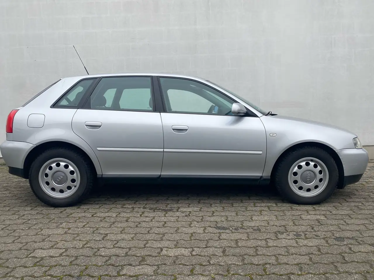 Audi A3 1,6 5 türig Klimaautomatik/AUTOMATIK/TÜV, foto 4