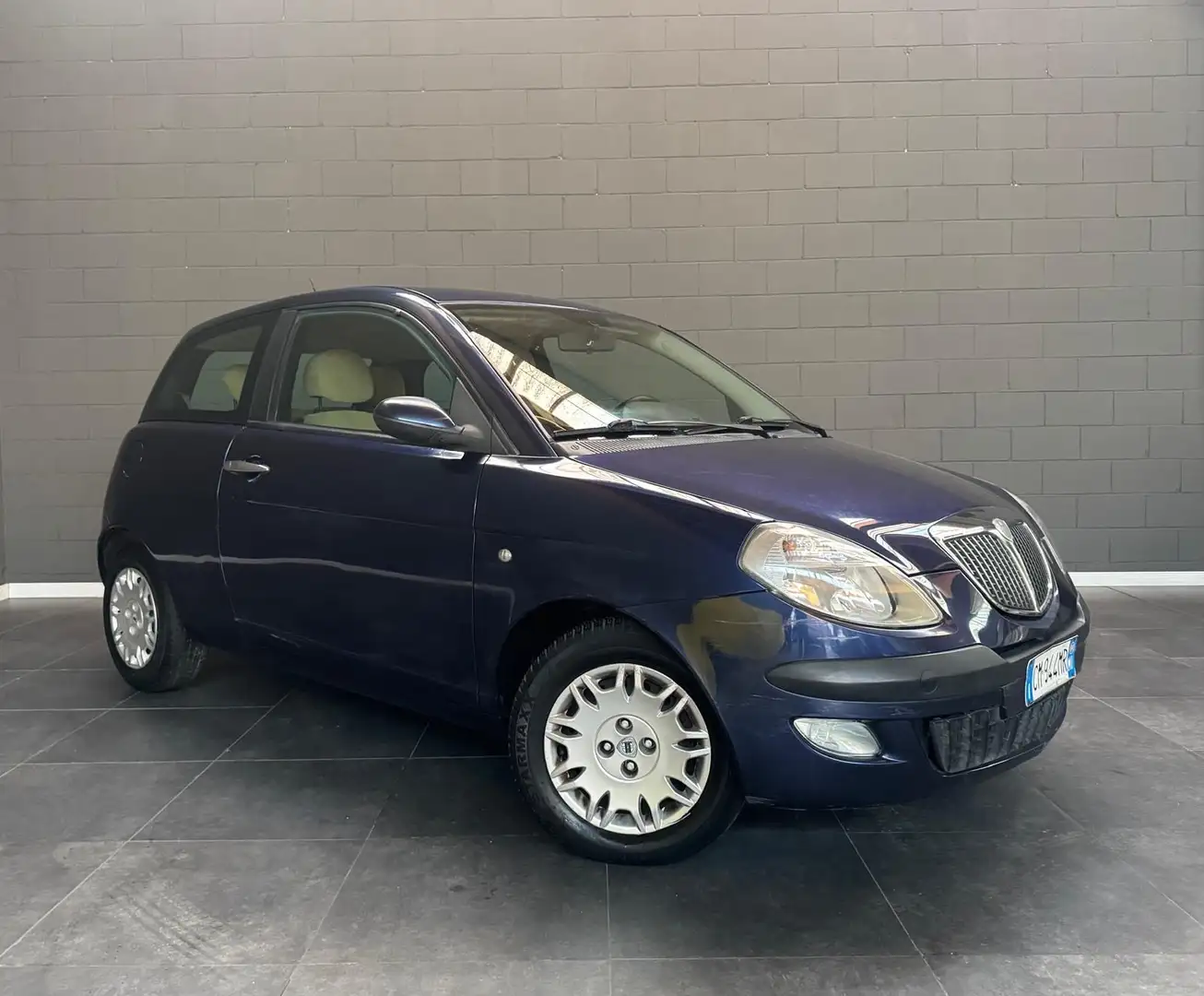 Lancia Ypsilon 1.4 16v Platino ADATTA A NEOPATENTATI - 1