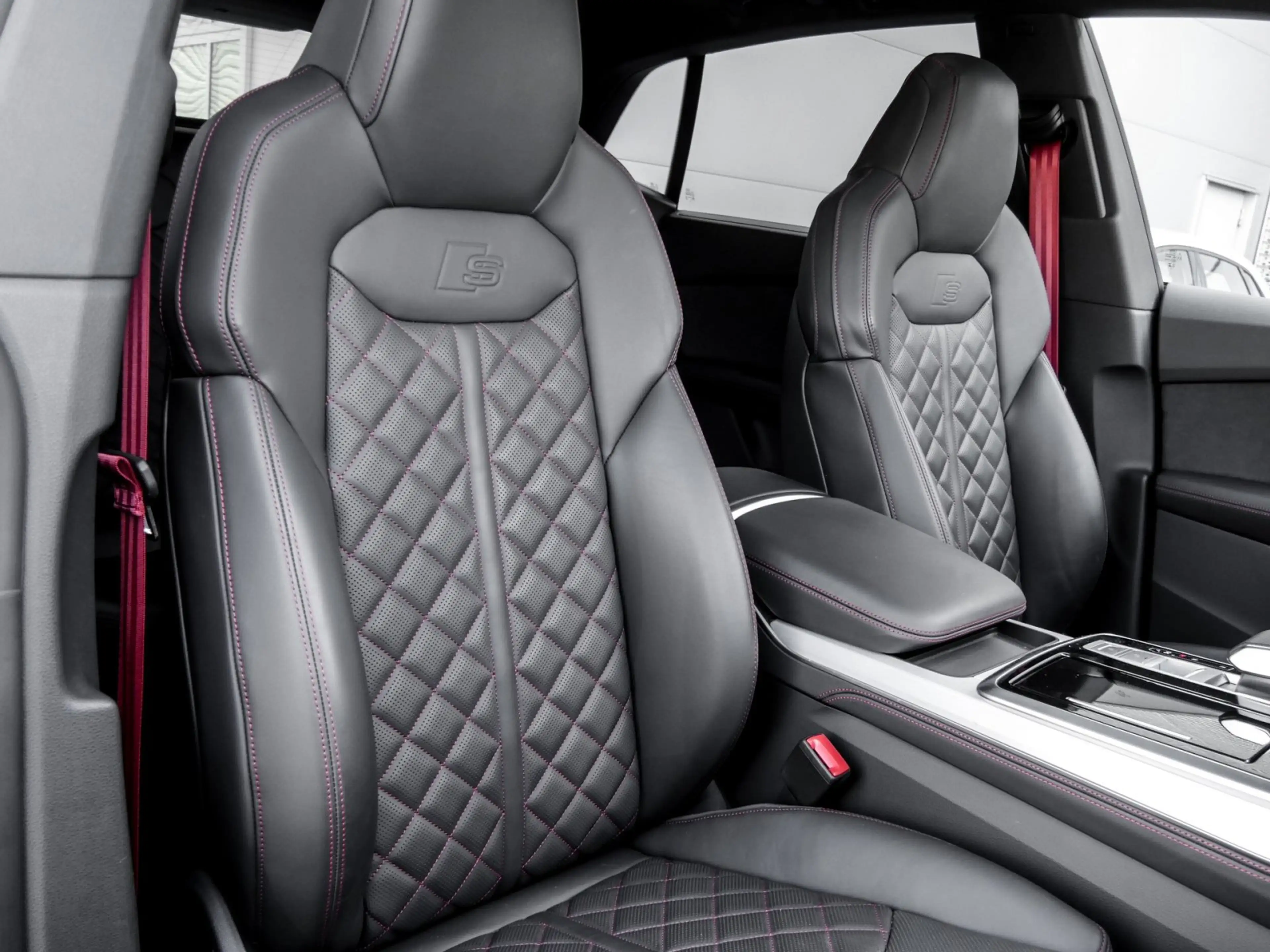 Audi SQ8 TFSI tiptronic MatrixLED+AHK+Optikpaket+B&O+Mas... — photo 6