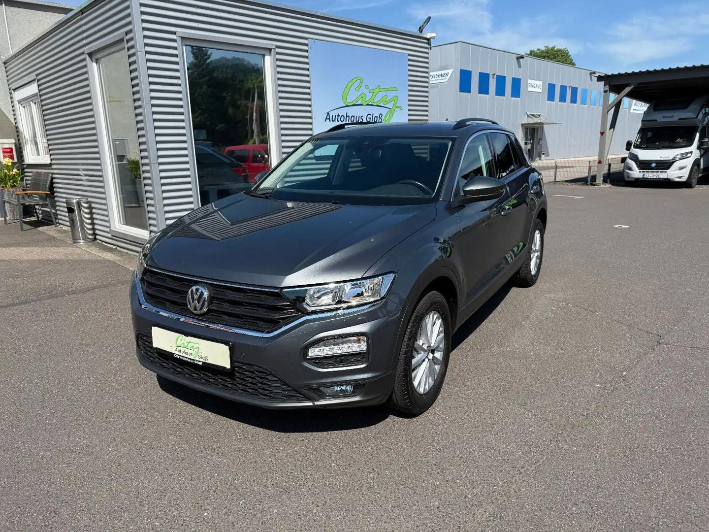 Volkswagen T-Roc +Klimaauto.+SHZ+Navi+PDC+Tempo+ Gris - 1