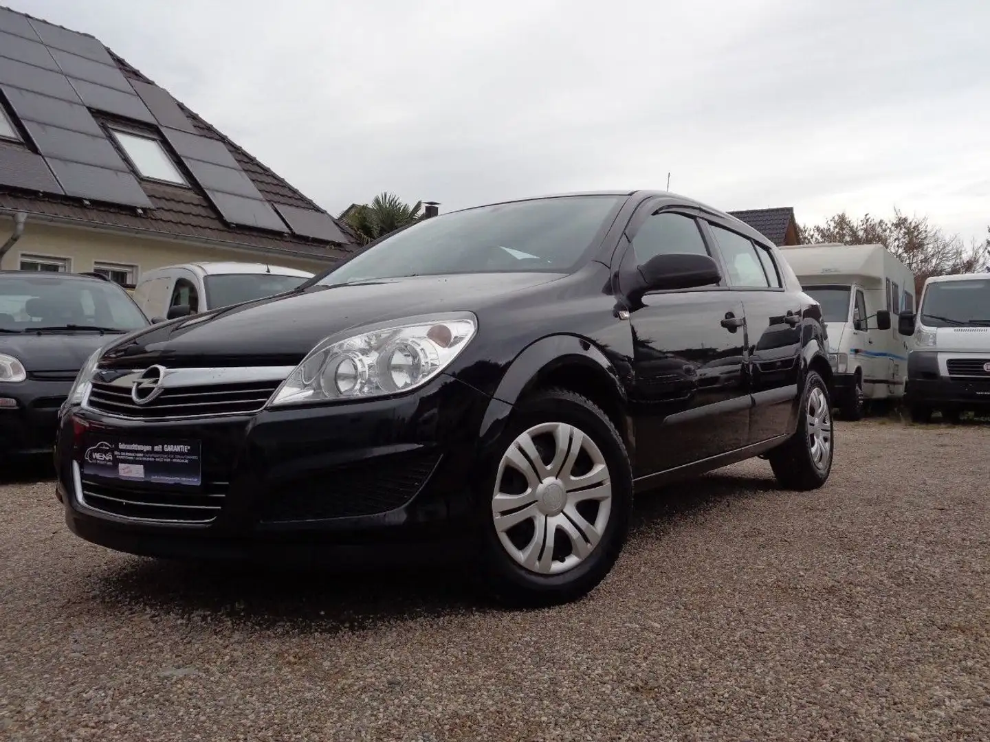 Opel Astra Schwarz - 1