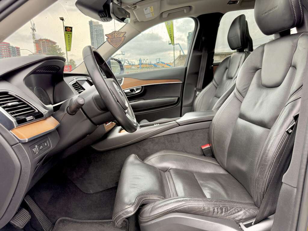 2016 Volvo XC90 T8 Inscription eAWD (Plug in Hybrid) | 1 Owner |No thumb 24