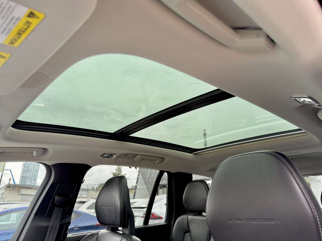2016 Volvo XC90 T8 Inscription eAWD (Plug in Hybrid) | 1 Owner |No thumb 23