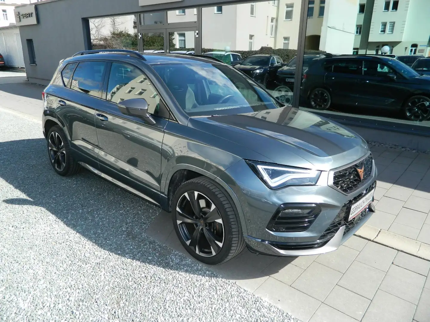 CUPRA Ateca 300PS 4Drive DSG el Heckklappe/Fahrassist/Navi/Top Šedá - 1
